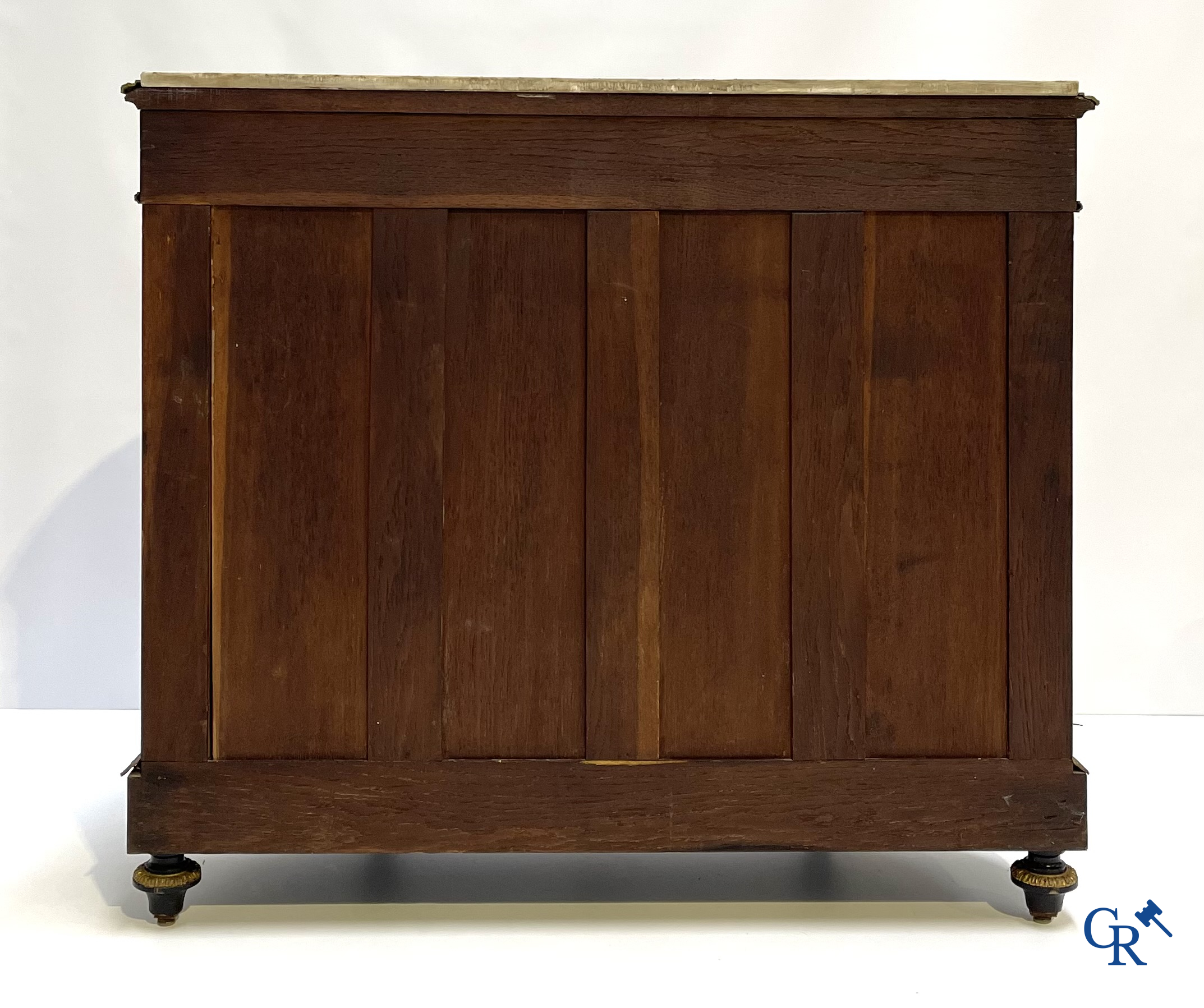 Napoleon III meubel in zwartgelakt hout en bronsbeslag. Marquetterie in de stijl van Boulle en parelmoer inlegwerk.