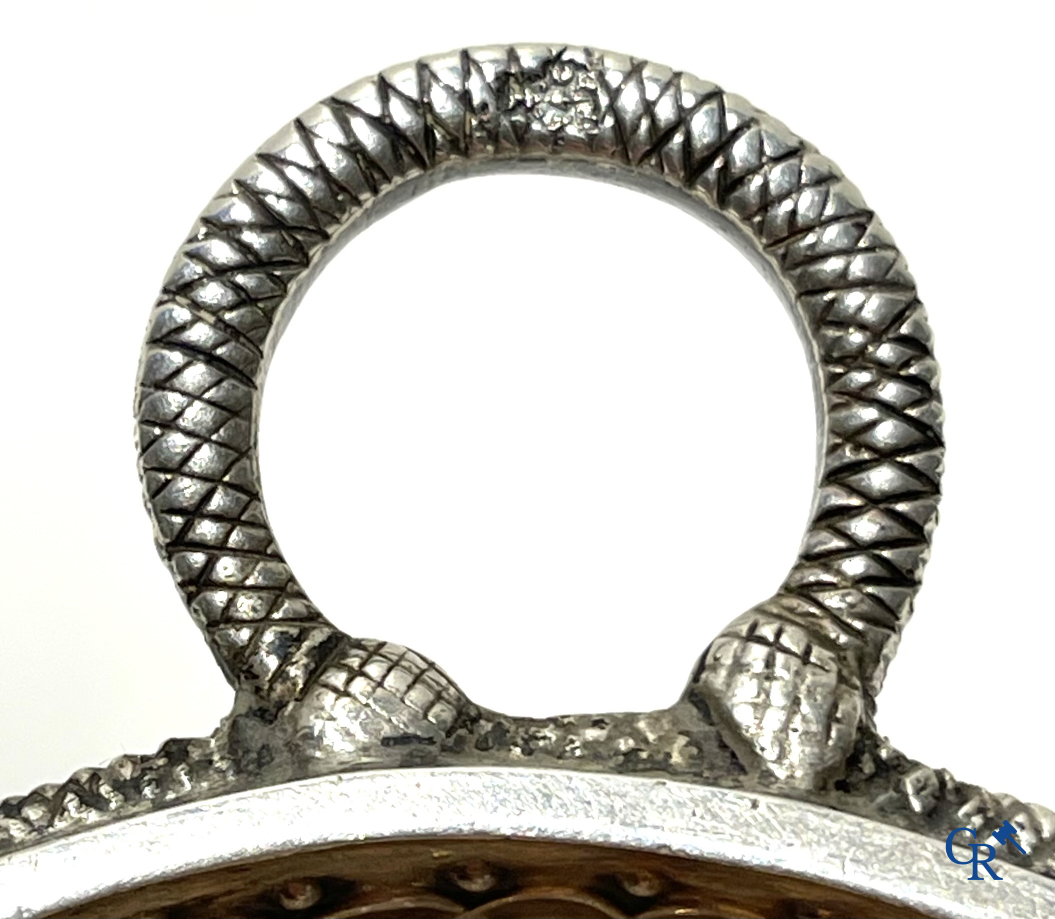 2 Zilveren wijnproevers of zogenaamde tastevin met opschriften. Frankrijk, Parijs 18e eeuw.