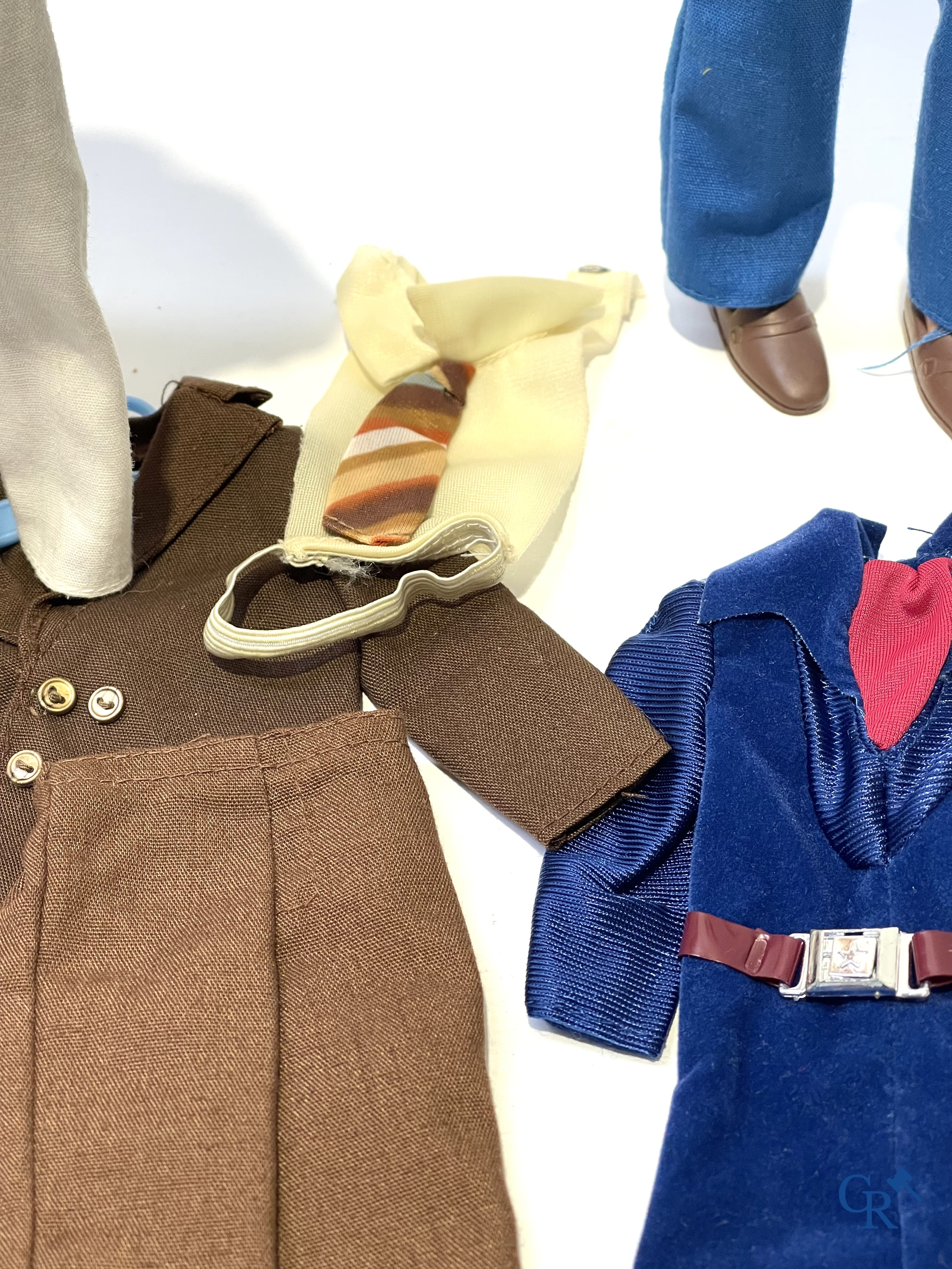 Oud Speelgoed. Mattel, een groot lot poppen en attributen. Barbie, Ricky, Skipper, Ken enz. Jaren '60 en later.