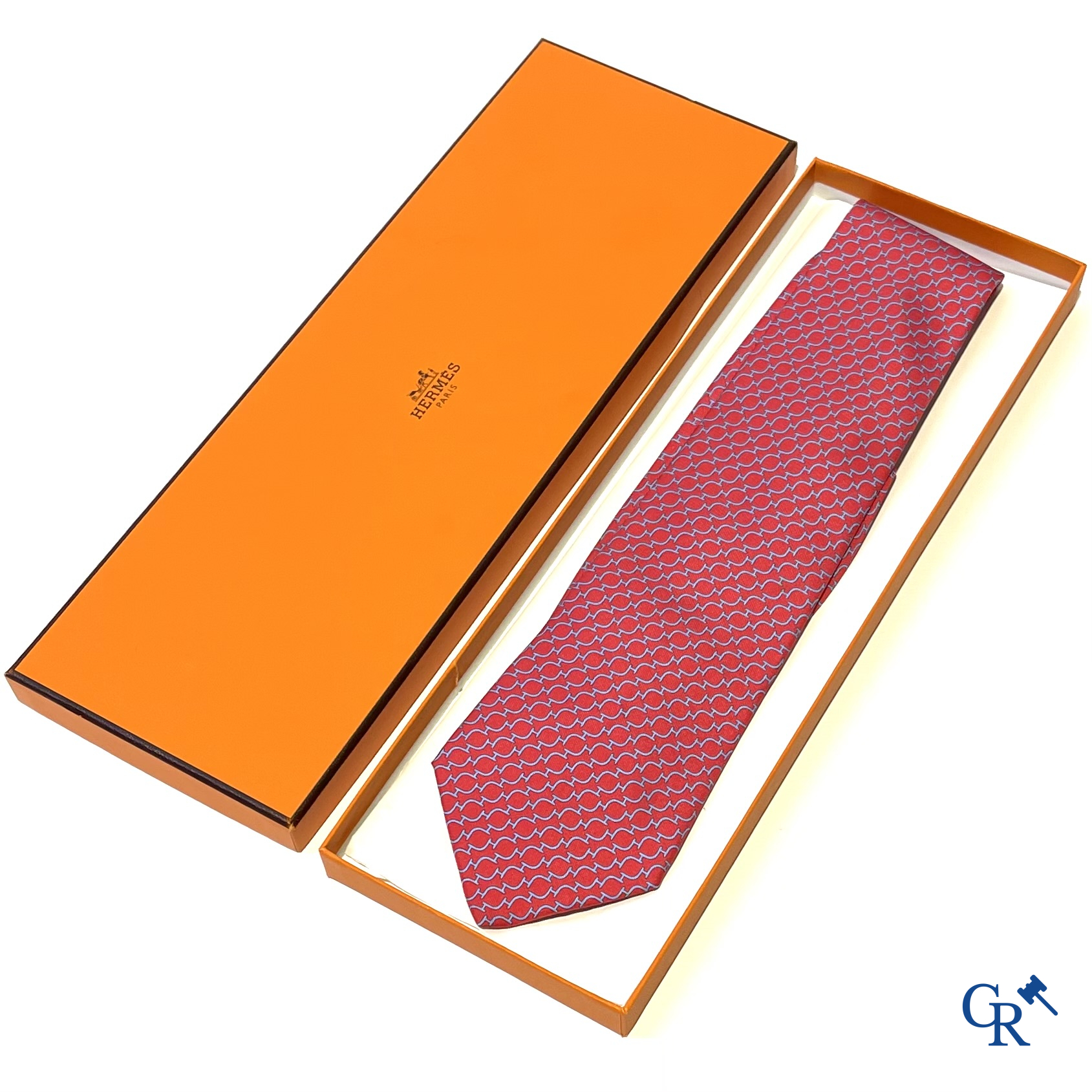 HERMES Paris. 2 Hermès dassen in originele doos en 2 sjaals. Ombrelles et Parapluies en Art des Steppes.