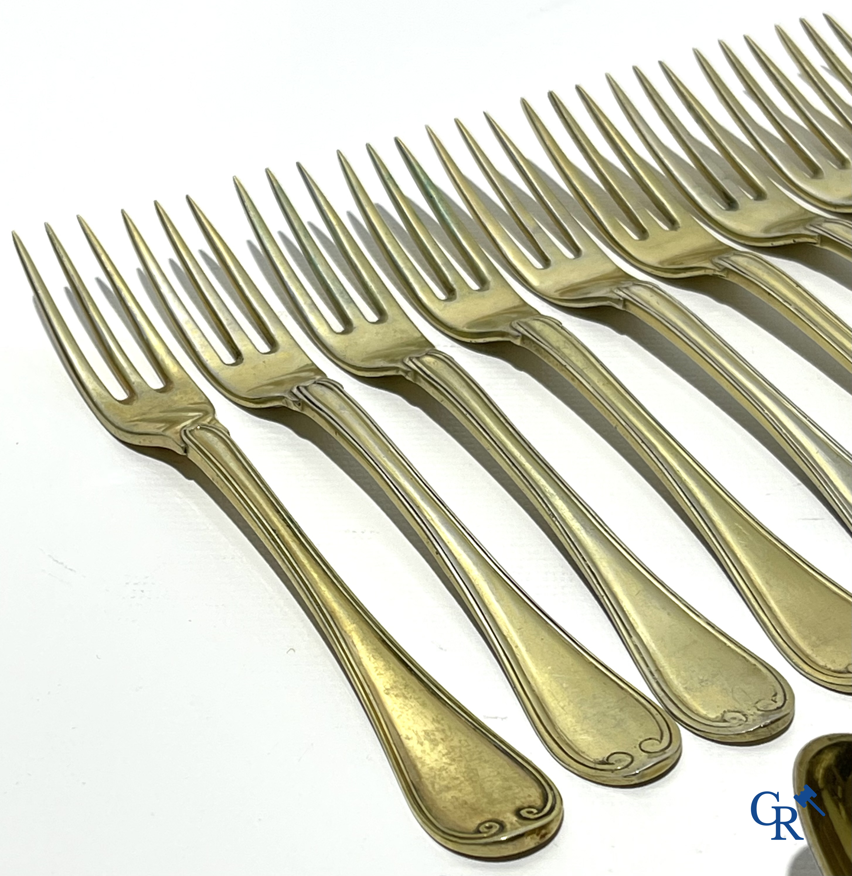 Zilver. Reeks van 24 dessert couverts in vermeil. België, 18e eeuw. Keurmerken op de lepels. Waarschijnlijk Luik 1773.