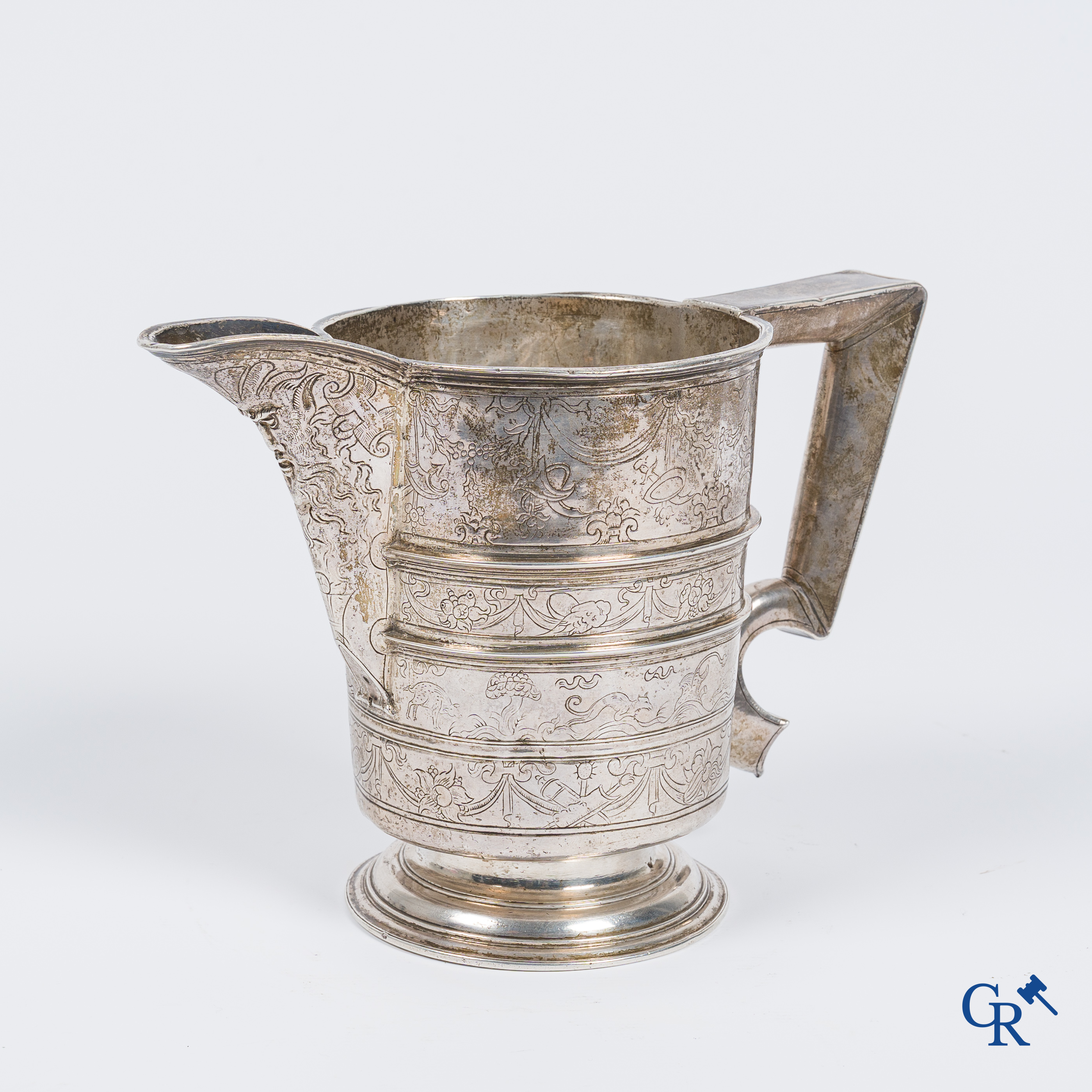 Zilver. Zeldzame en grote zilveren Renaissance schenkkan, Jarro de Pico. Spanje, Habsburgse periode. Circa 1580-1600.