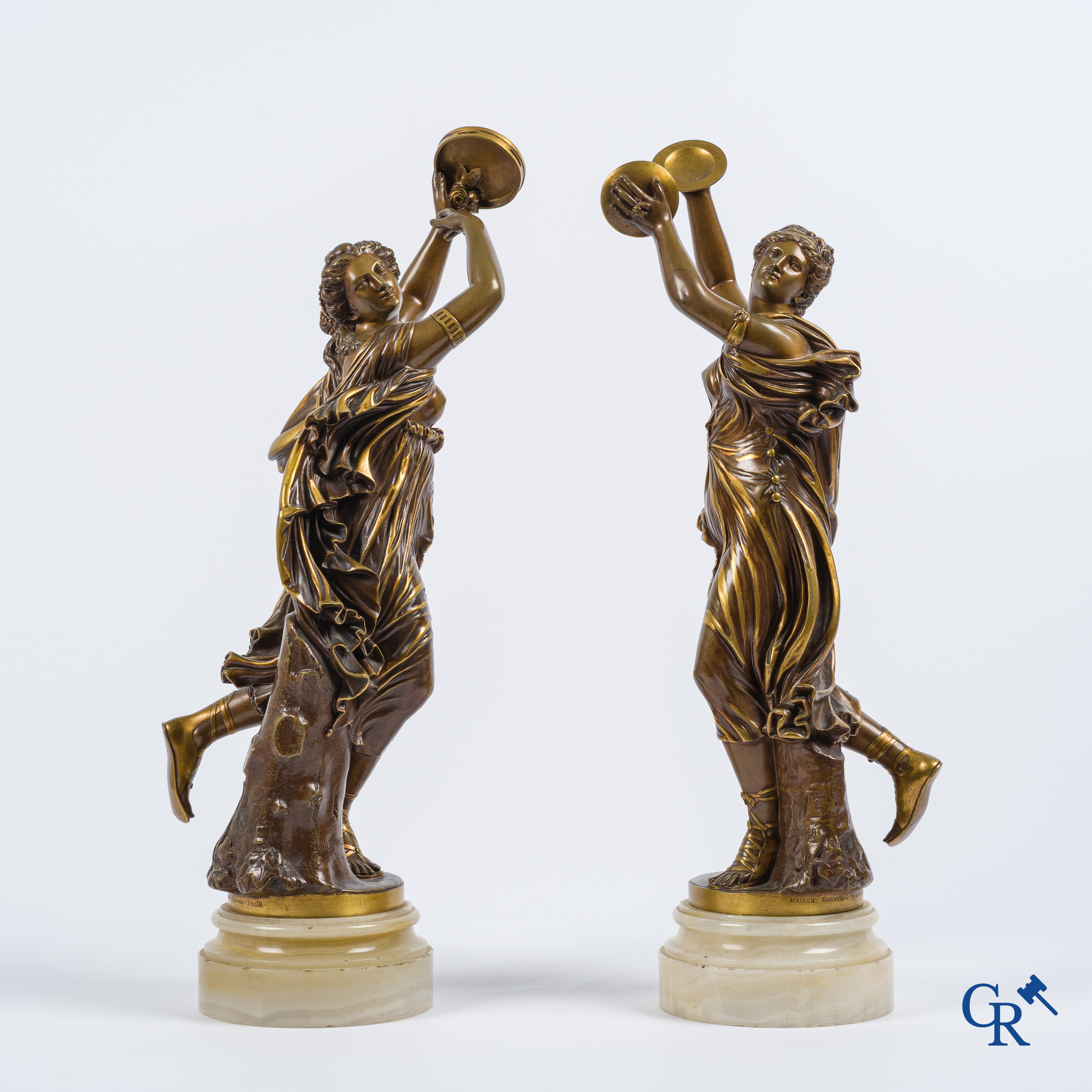 Jean-Baptiste Clésinger & Maison Marnyhac à Paris. Een paar bronzen beelden met bruine en vergulde patina. 19e eeuw.