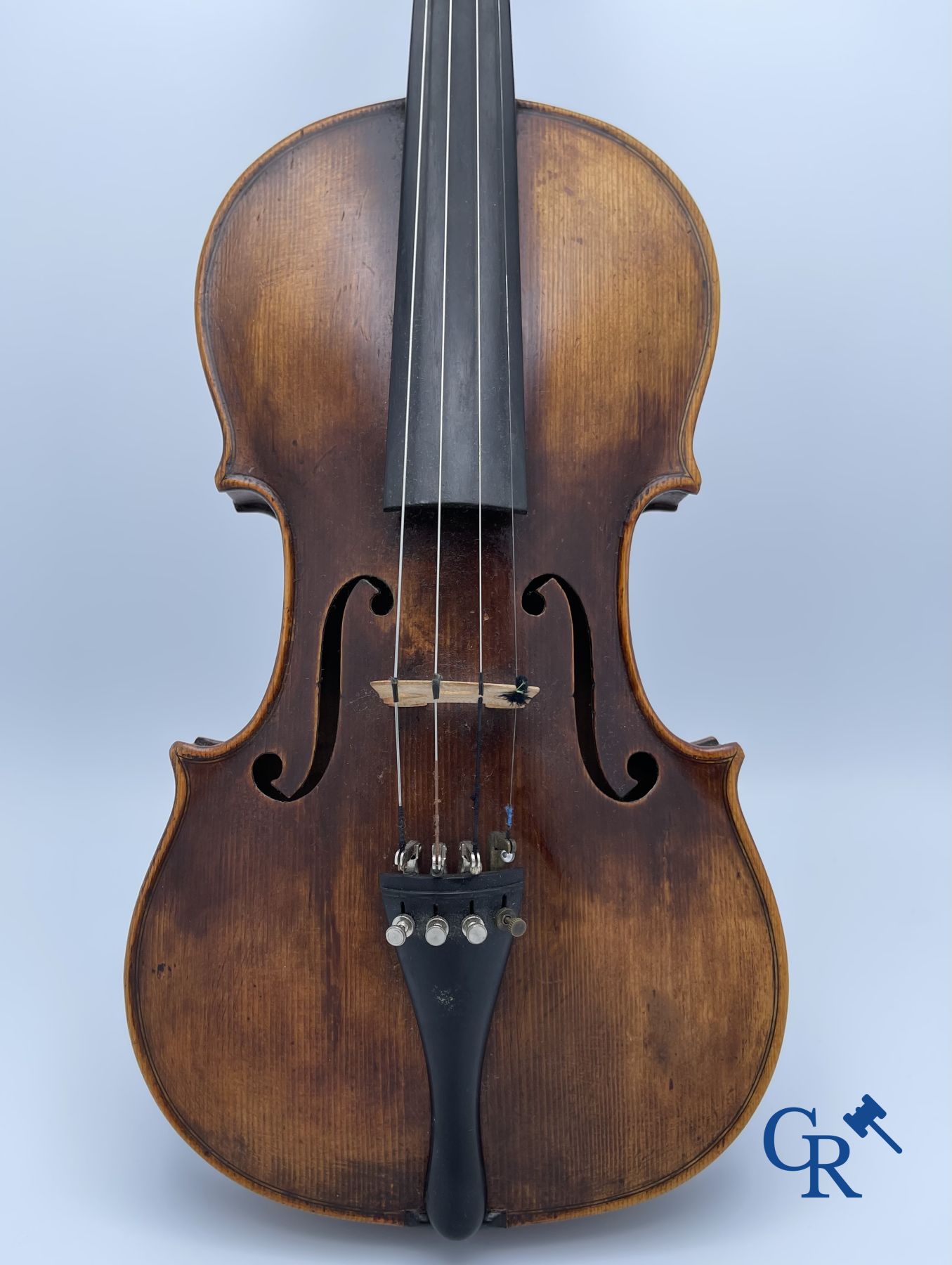 Instrument de musique: Violon. 358 mm.