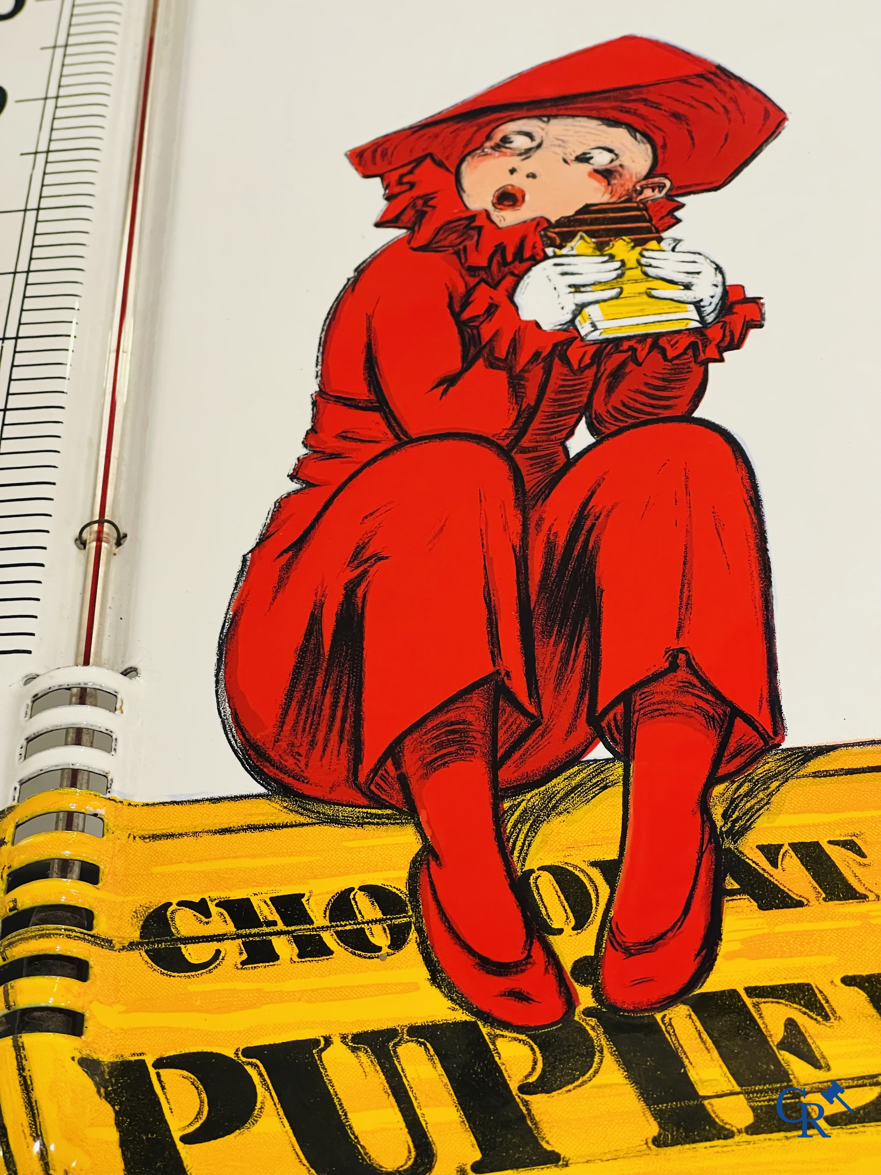 Chocolat Pupier, emaille reclamebord geïllustreerd met het personage ontworpen door Jean D'Ylen. Circa 1930.