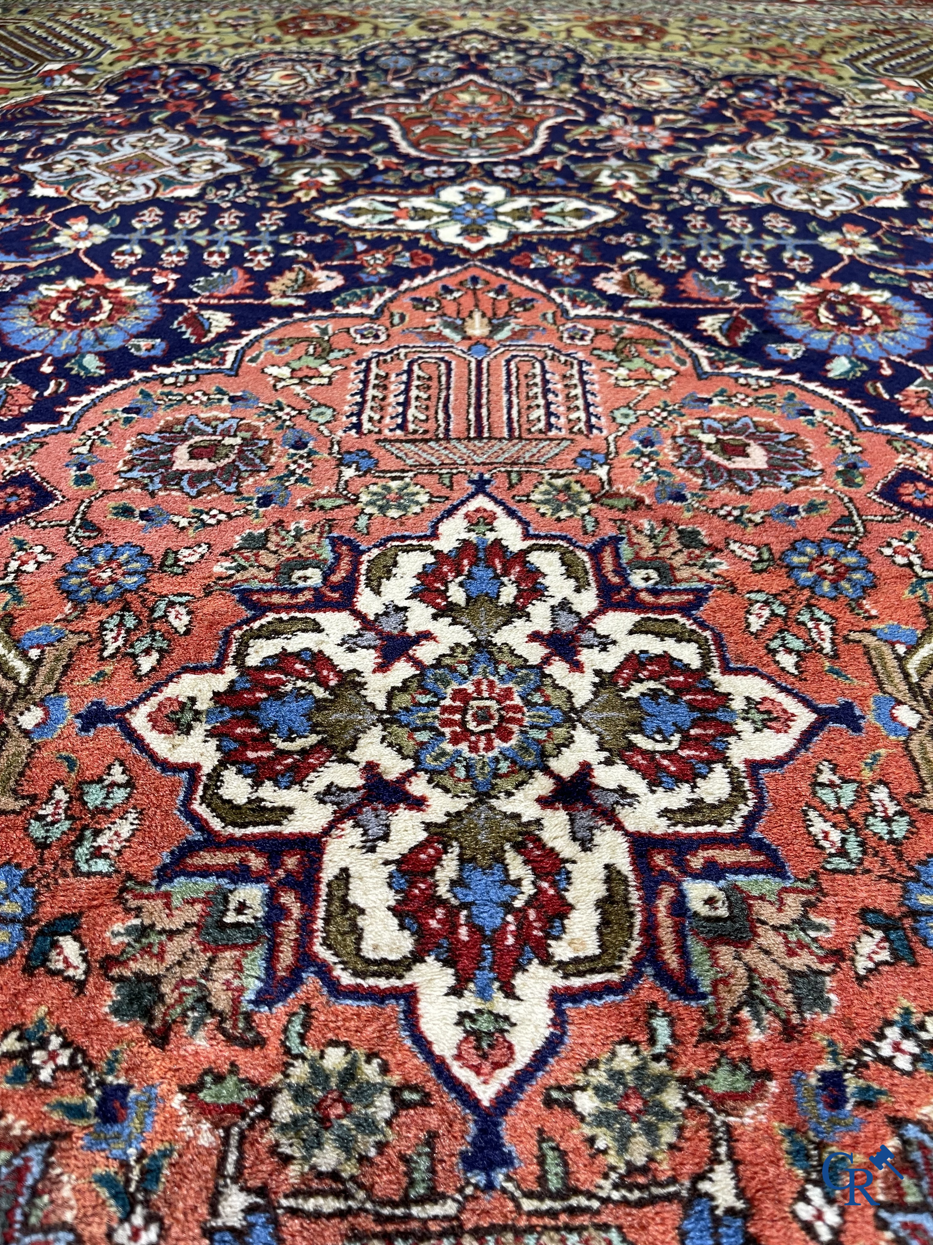 Tapis d'Orient: Tabriz Iran, tapis perse. Grand tapis noué à la main.