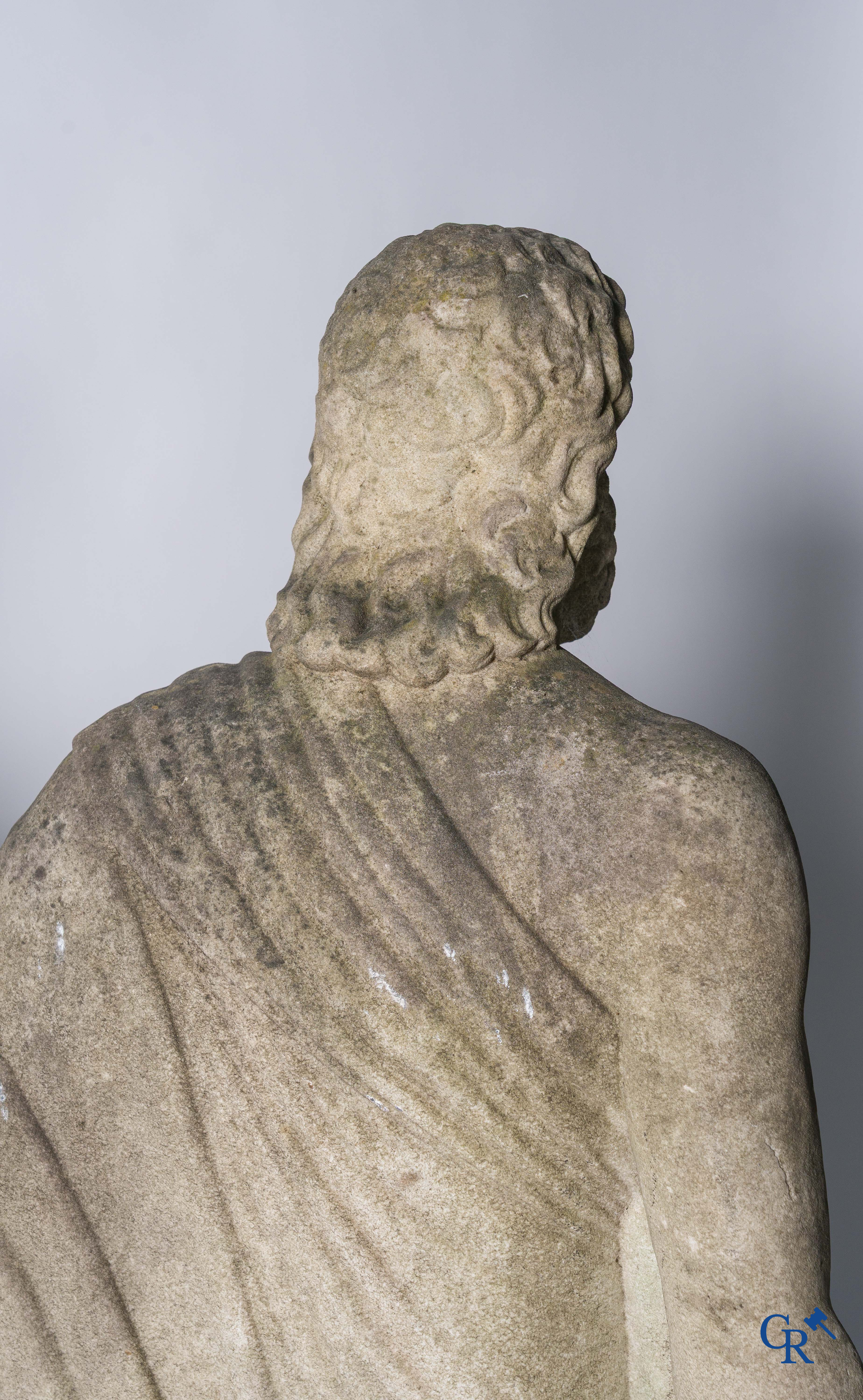 2 Imposante sculpturen in gebeeldhouwd marmer. De Romeinse godin Cerès en de Griekse god Asklepios. Circa 1700-1750.