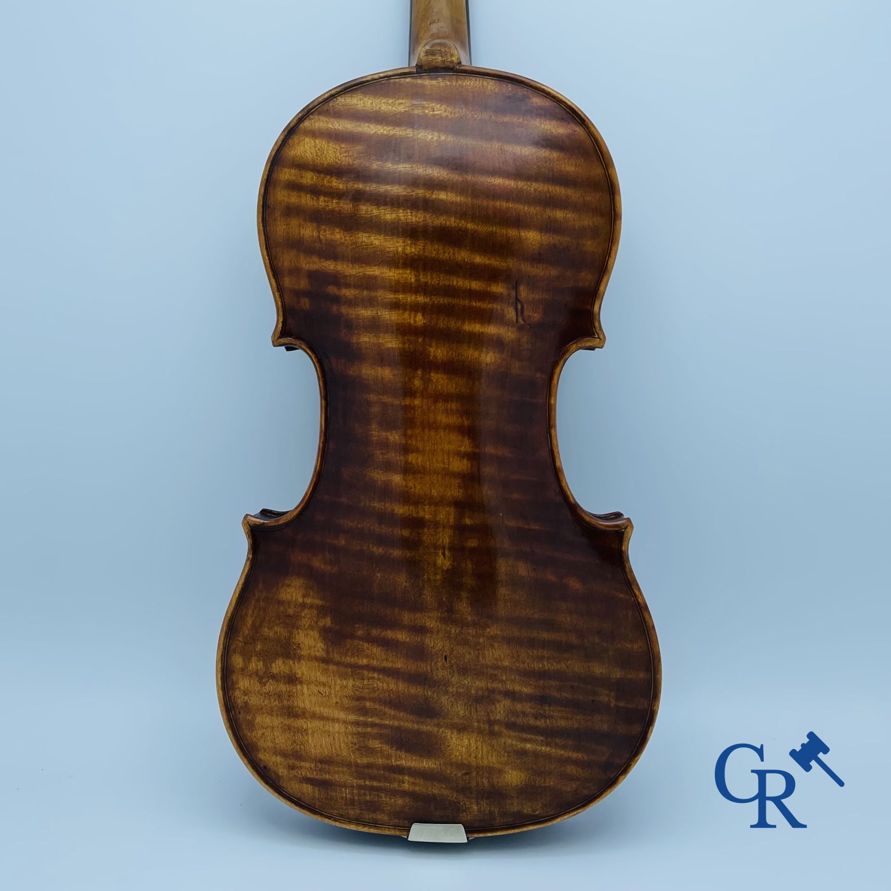 Instrument de musique: Violon. 358 mm.