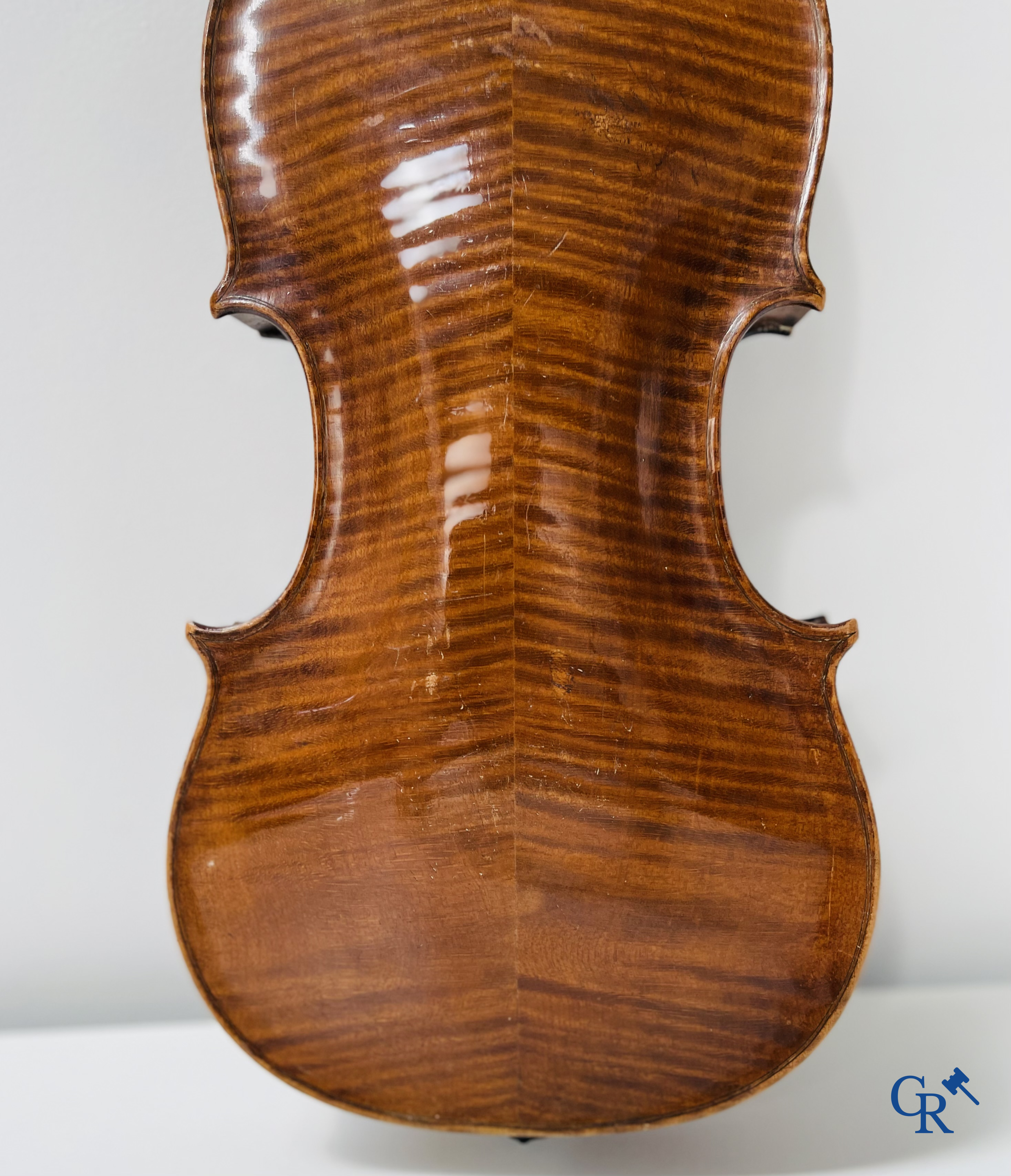 Musical instrument, violin.