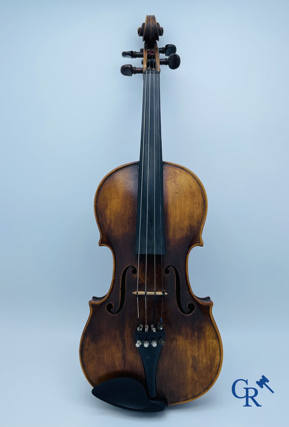 Instrument de musique: Violon. 358 mm.