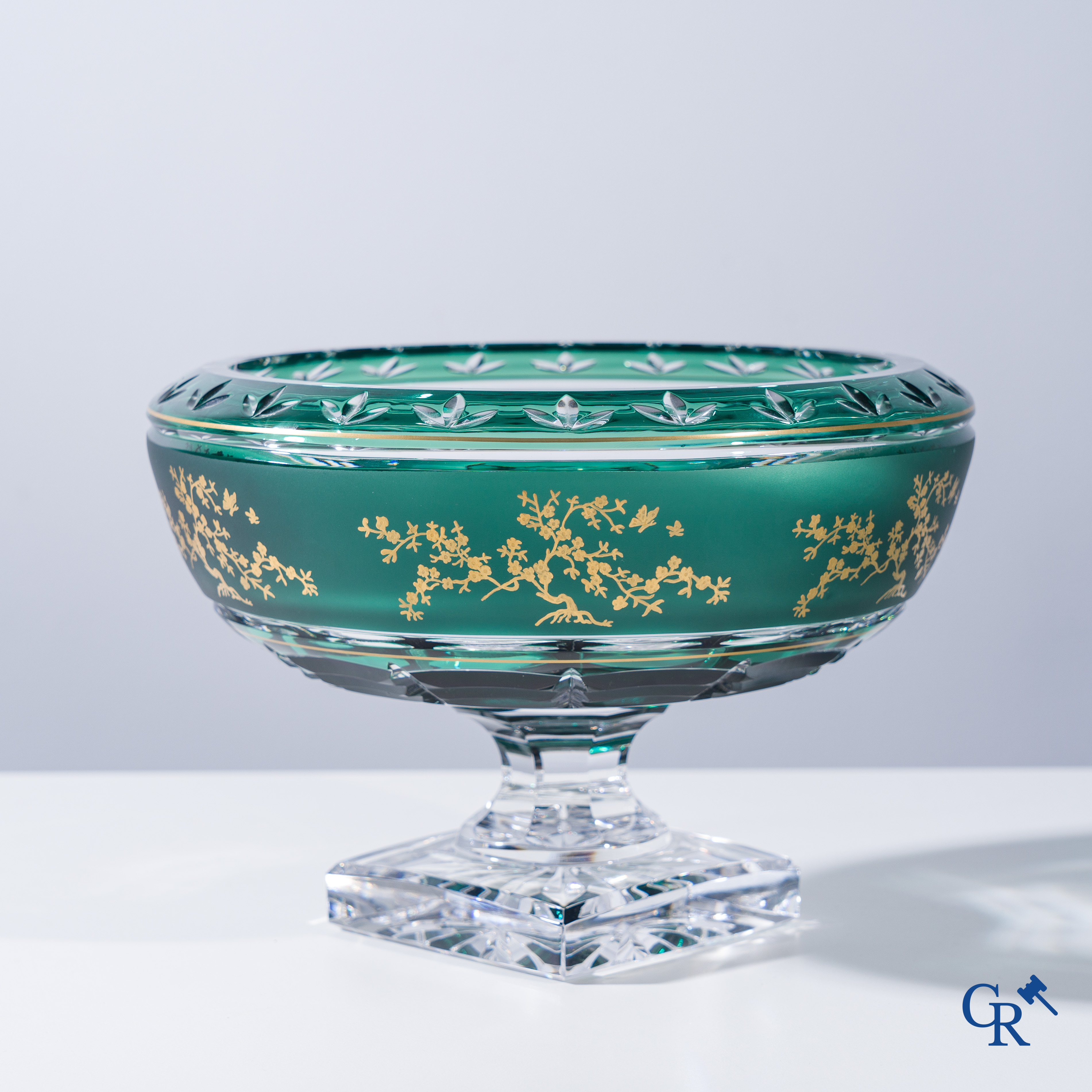 Val Saint Lambert, coupe in green crystal with a gilded decor in Japonizing style. Numbered 94/80 1/25.