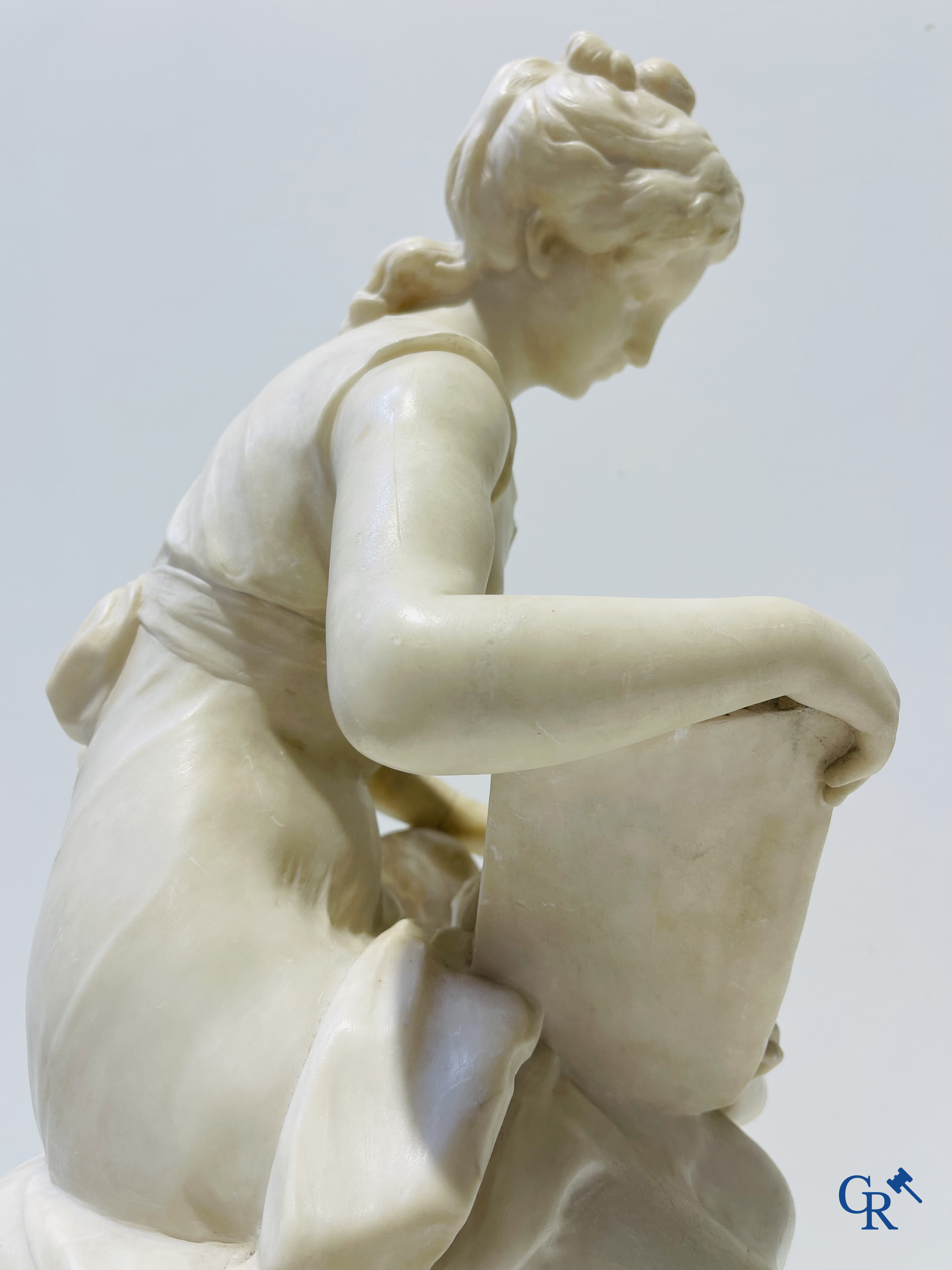 Mathurin Moreau. Vénus et Cupidon. Statue en marbre. Signée.