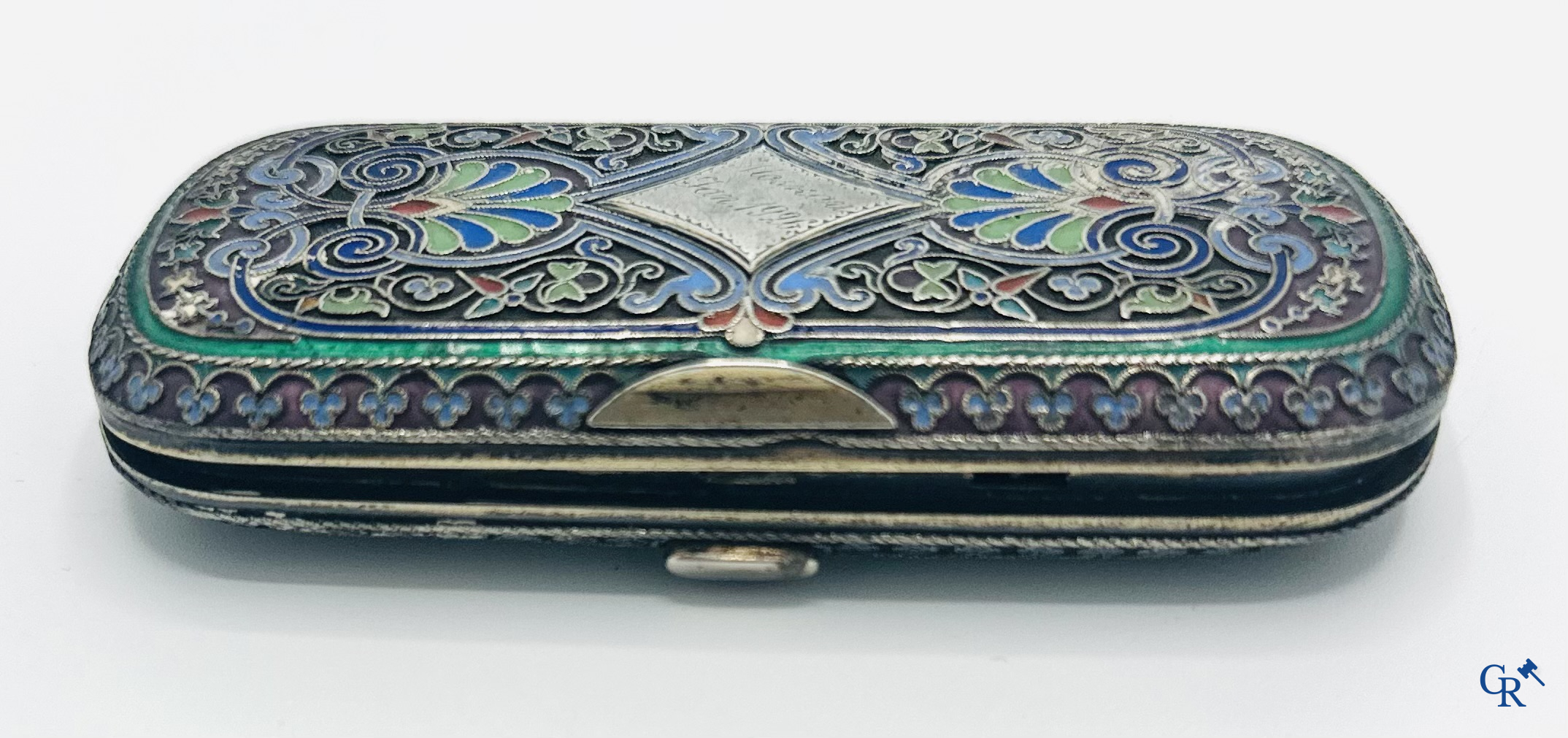 Russian silver: Cigarette holder in silver and enamel, interior in vermeil. <br />
Pavel Ovchhinnikov, Moscow around 1887.