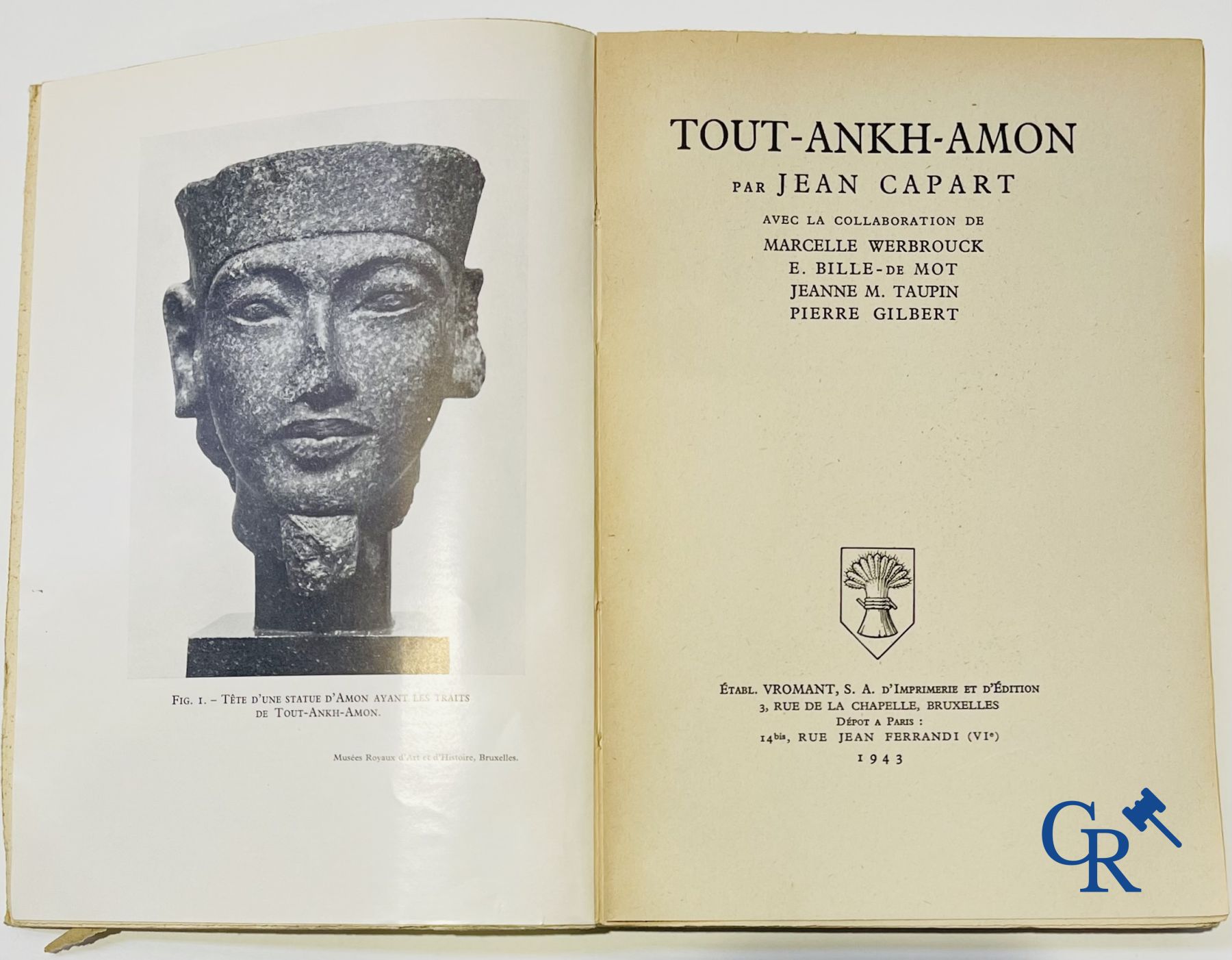 Books: Jean Capart, L'Art Egyptien and Tout-Ankh-Amon  - Trawinski, La Vie Antique. (5 volumes).