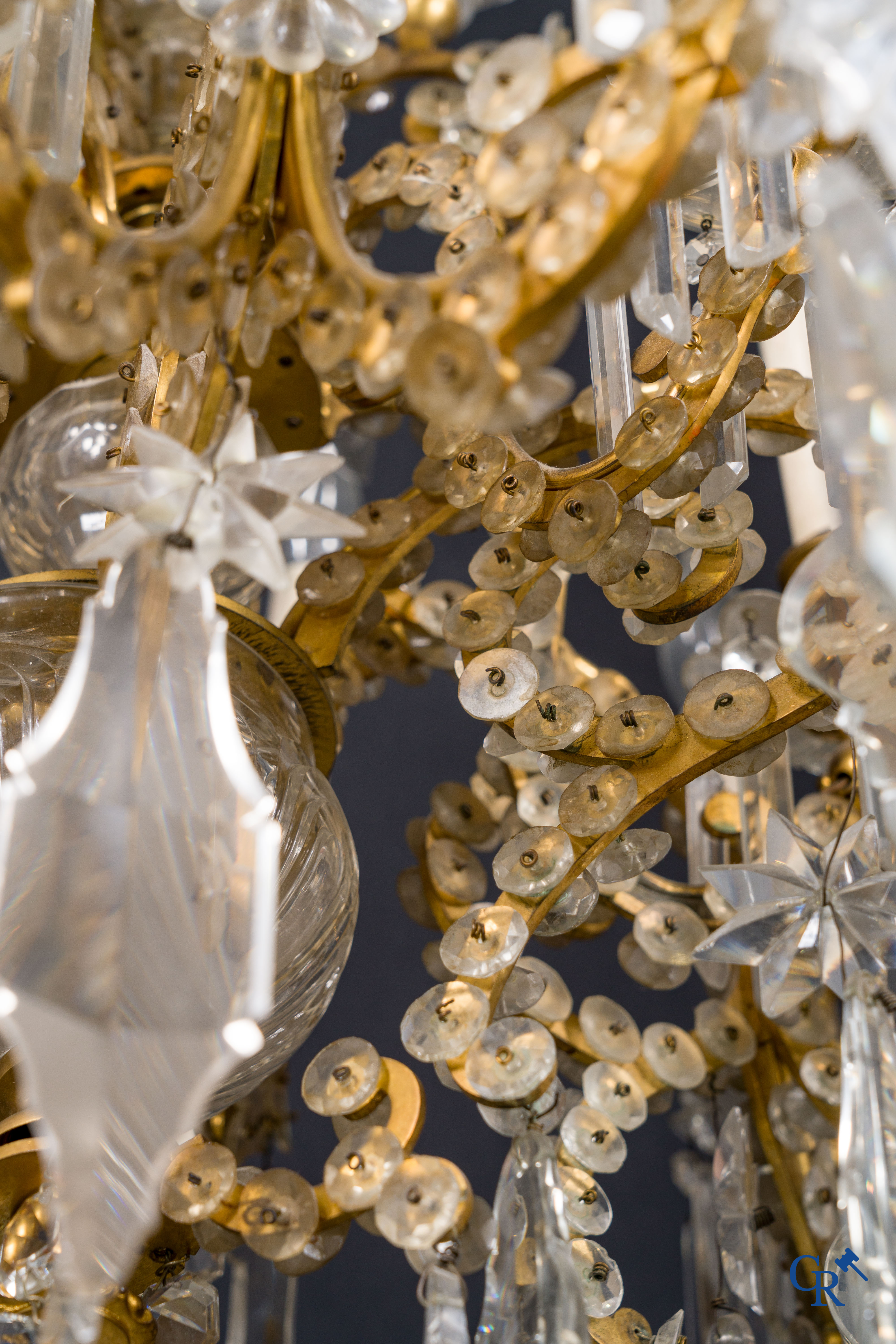 Imposing chandelier in gilded bronze and crystal in the manner of Baccarat. Napoleon III period.