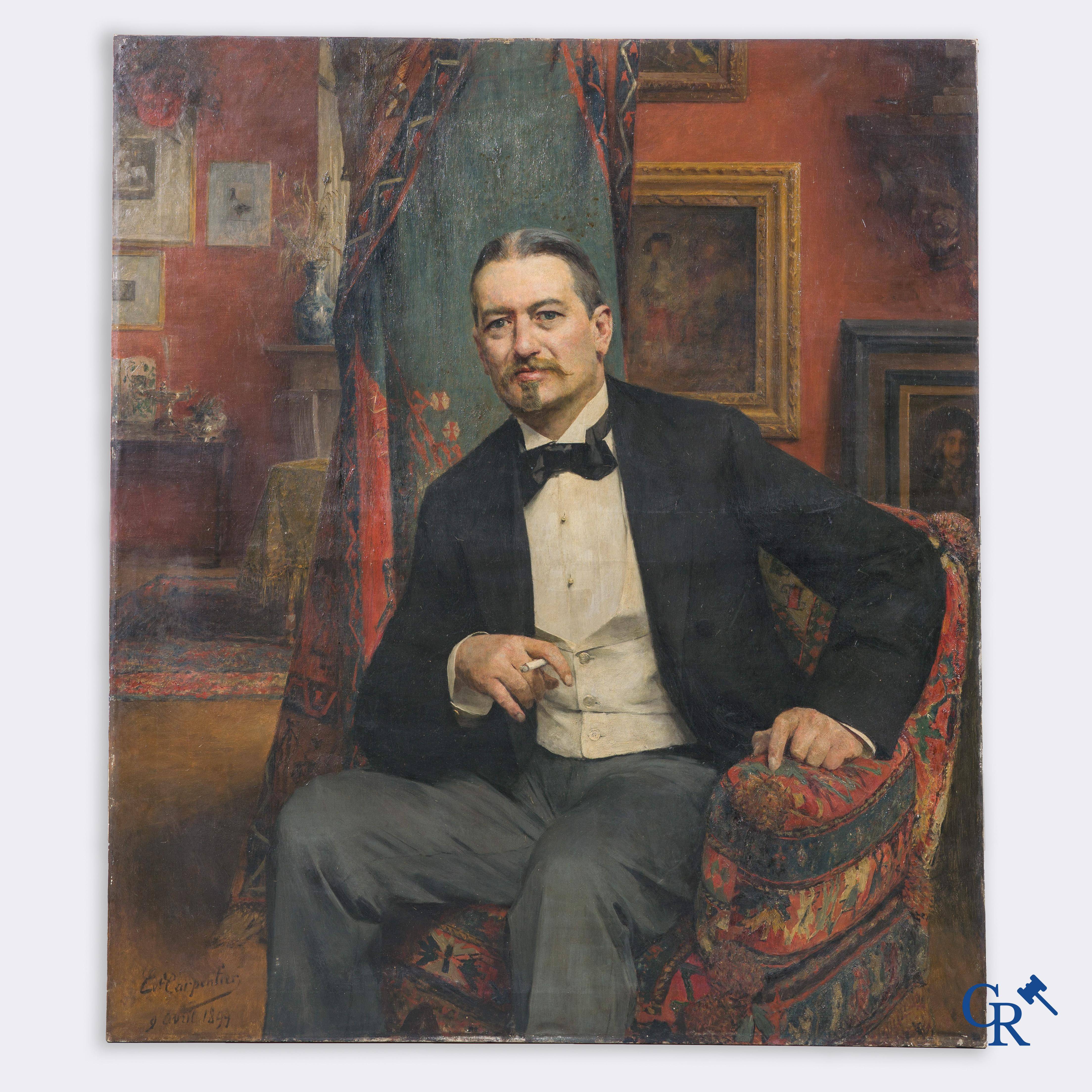 Evariste Carpentier (Kuurne 1845-Liège 1922) Grand portrait d'un amateur d'art dans un intérieur richement décoré.