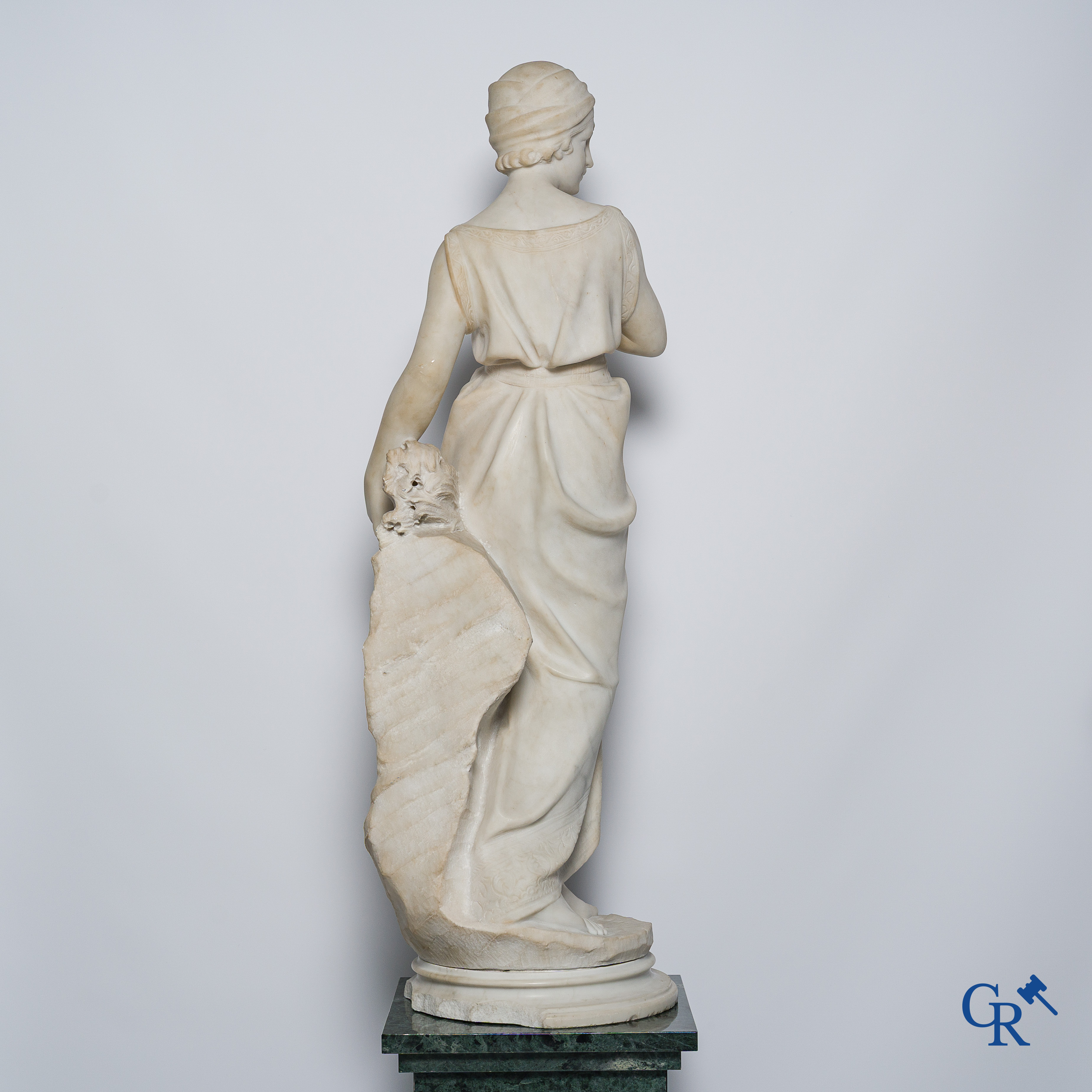 Boyer. Large and finely sculpted romantic statue in Carrara marble signed Boyer. 19th century.