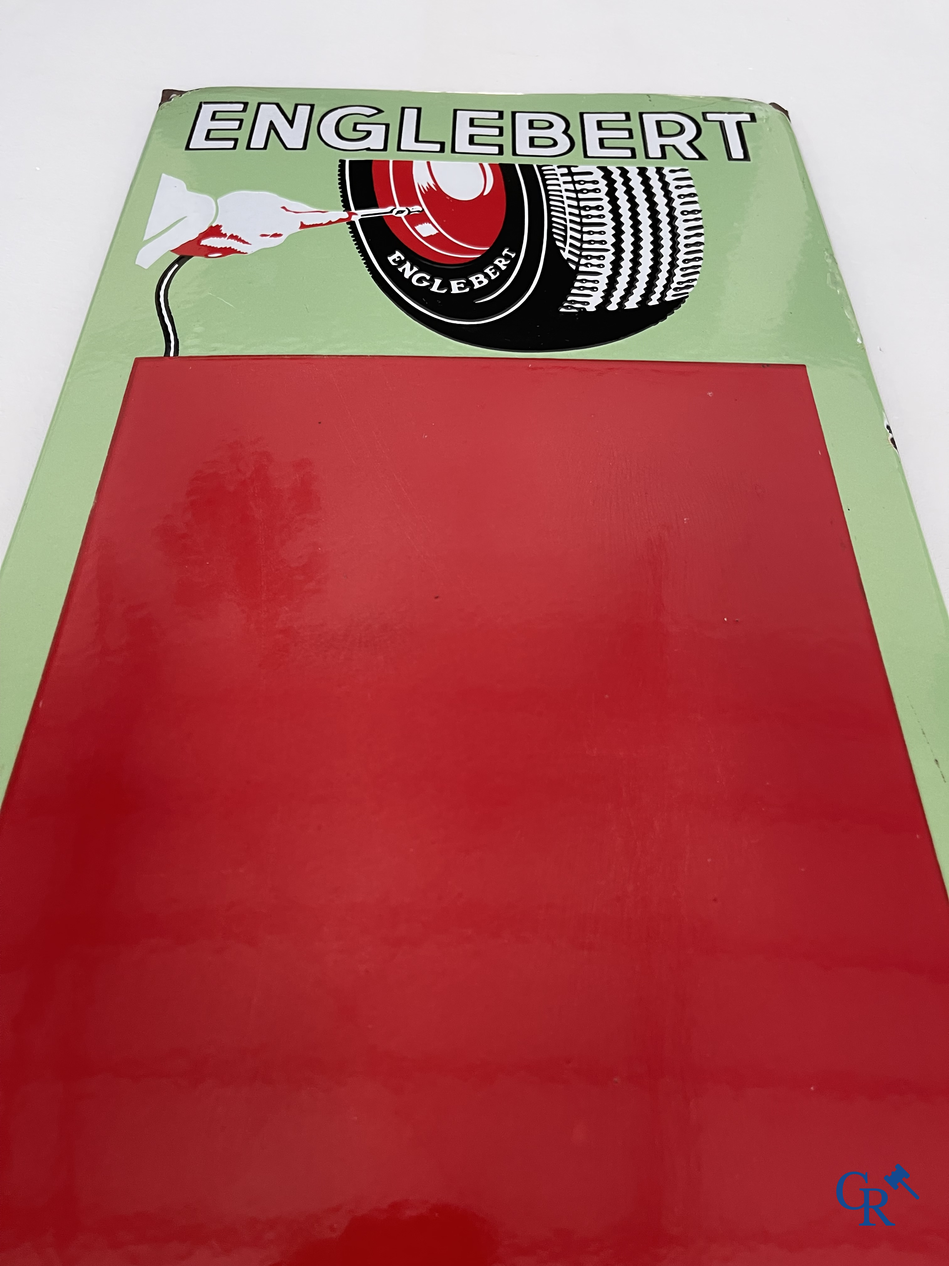 Englebert, Enamel advertising sign to specify the pressure of Englebert tires. Foremail Bruxelles 1949.