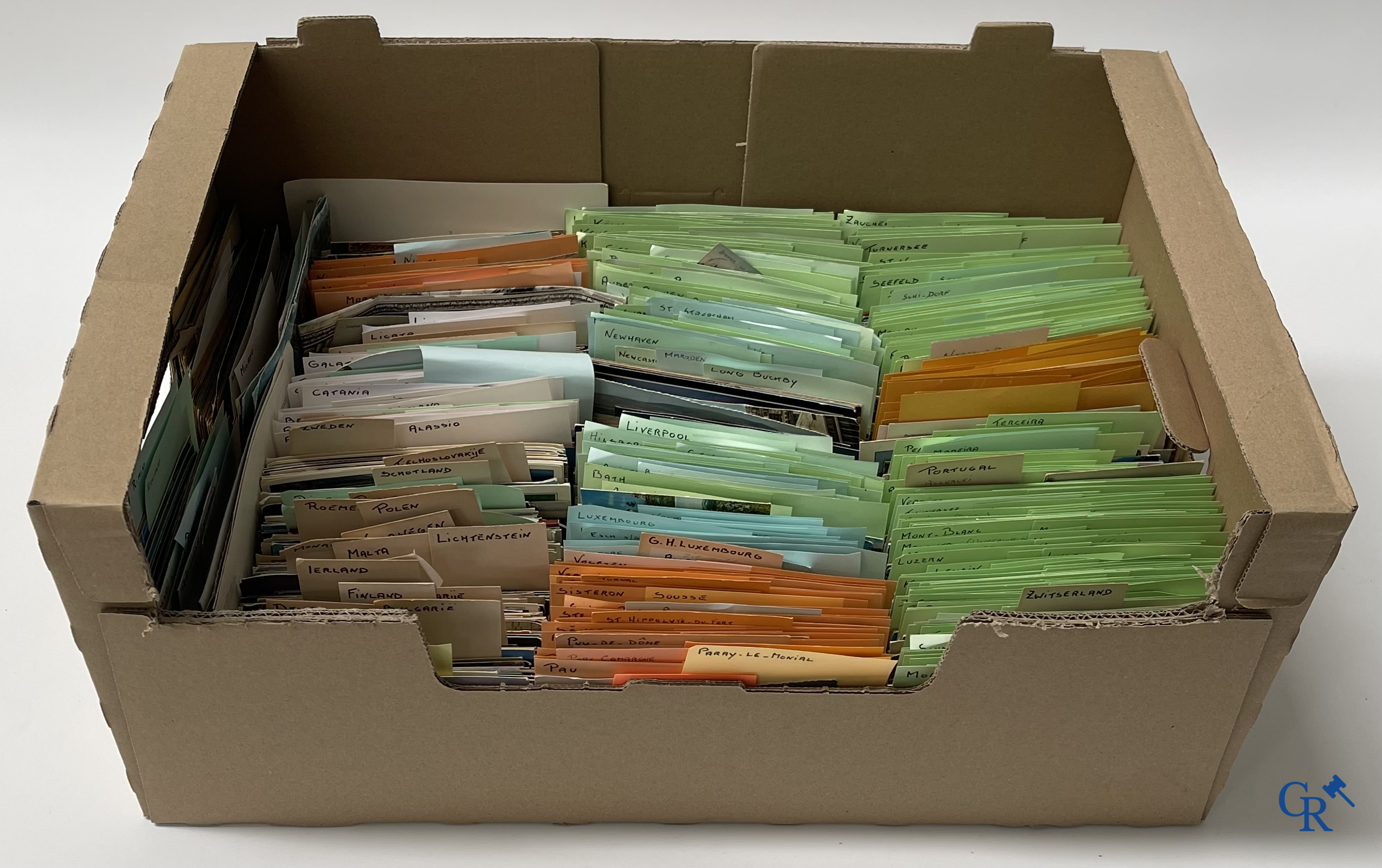 Old Postcards. An extensive collection of old postcards, multiple countries, mostly Belgian.