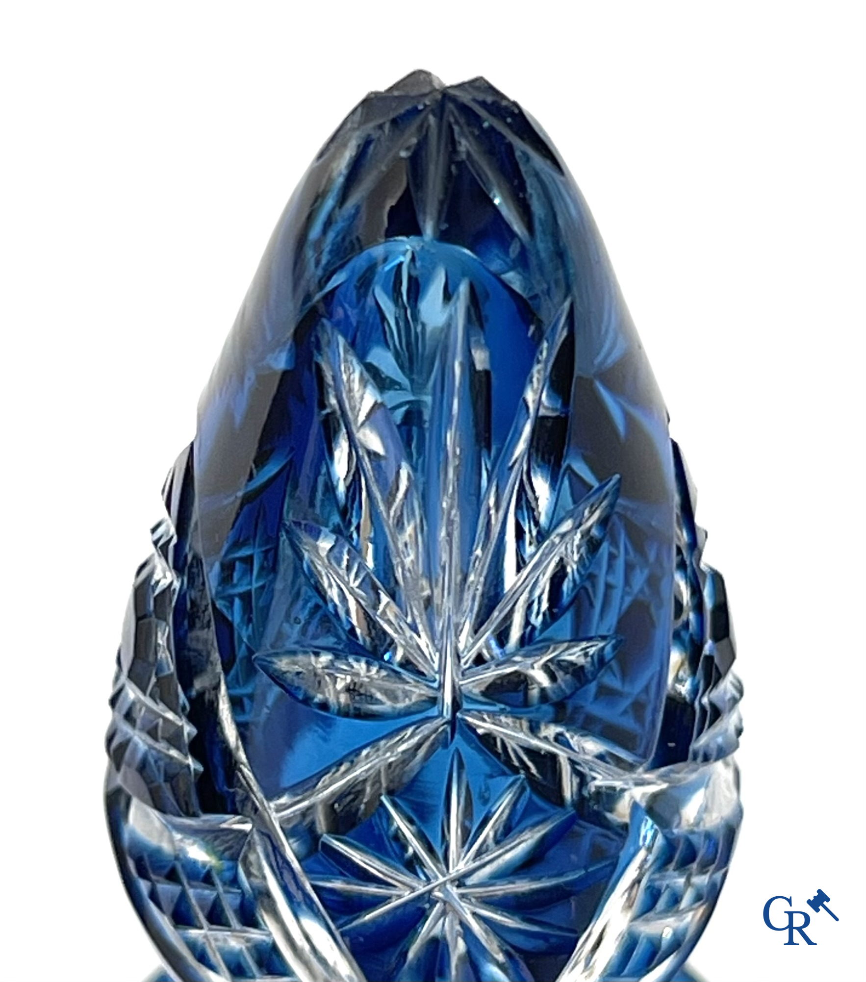 Val Saint Lambert. Een kristal geslepen karaf met 6 gekleurde glaasjes in de originele doos.