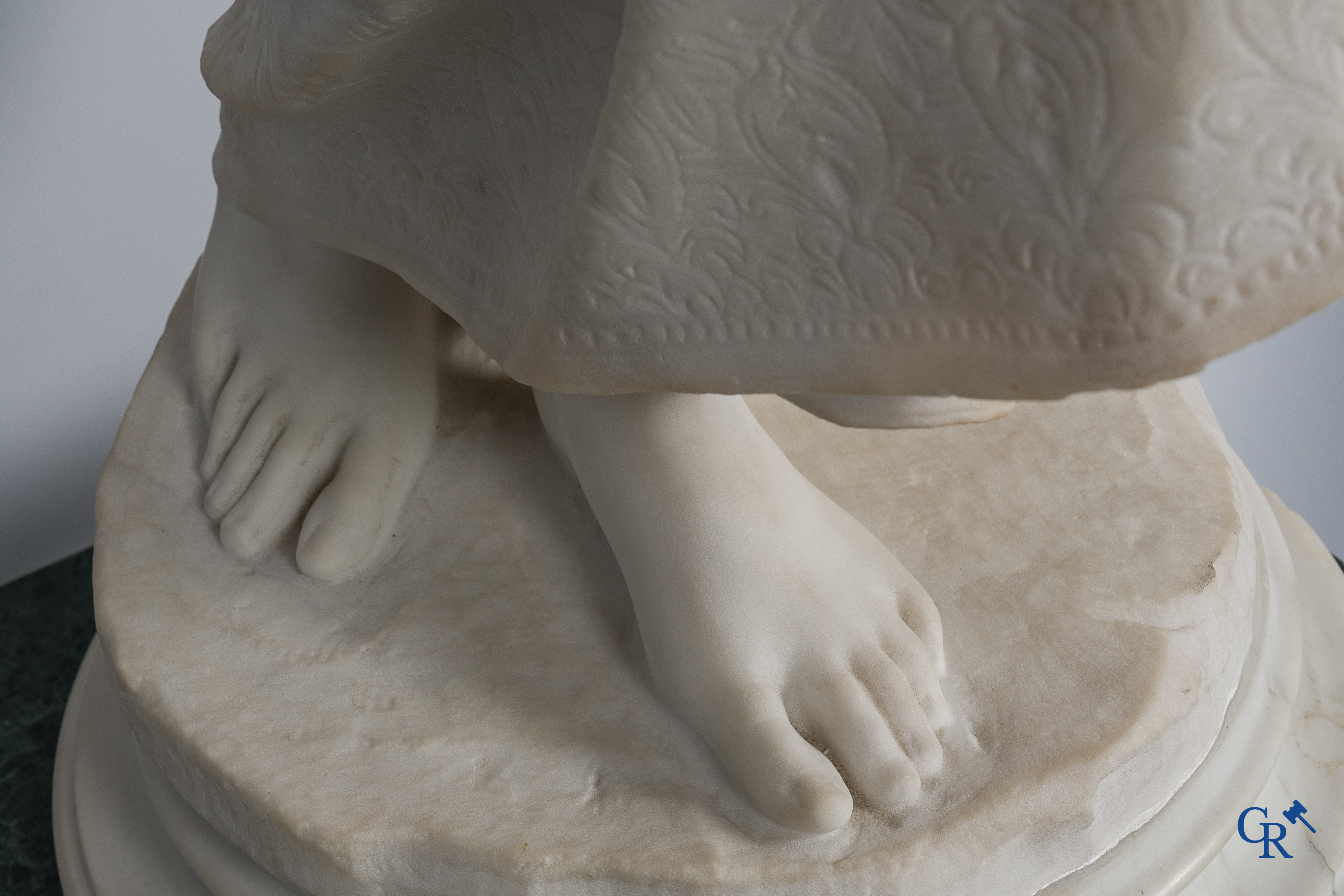 Boyer. Large and finely sculpted romantic statue in Carrara marble signed Boyer. 19th century.