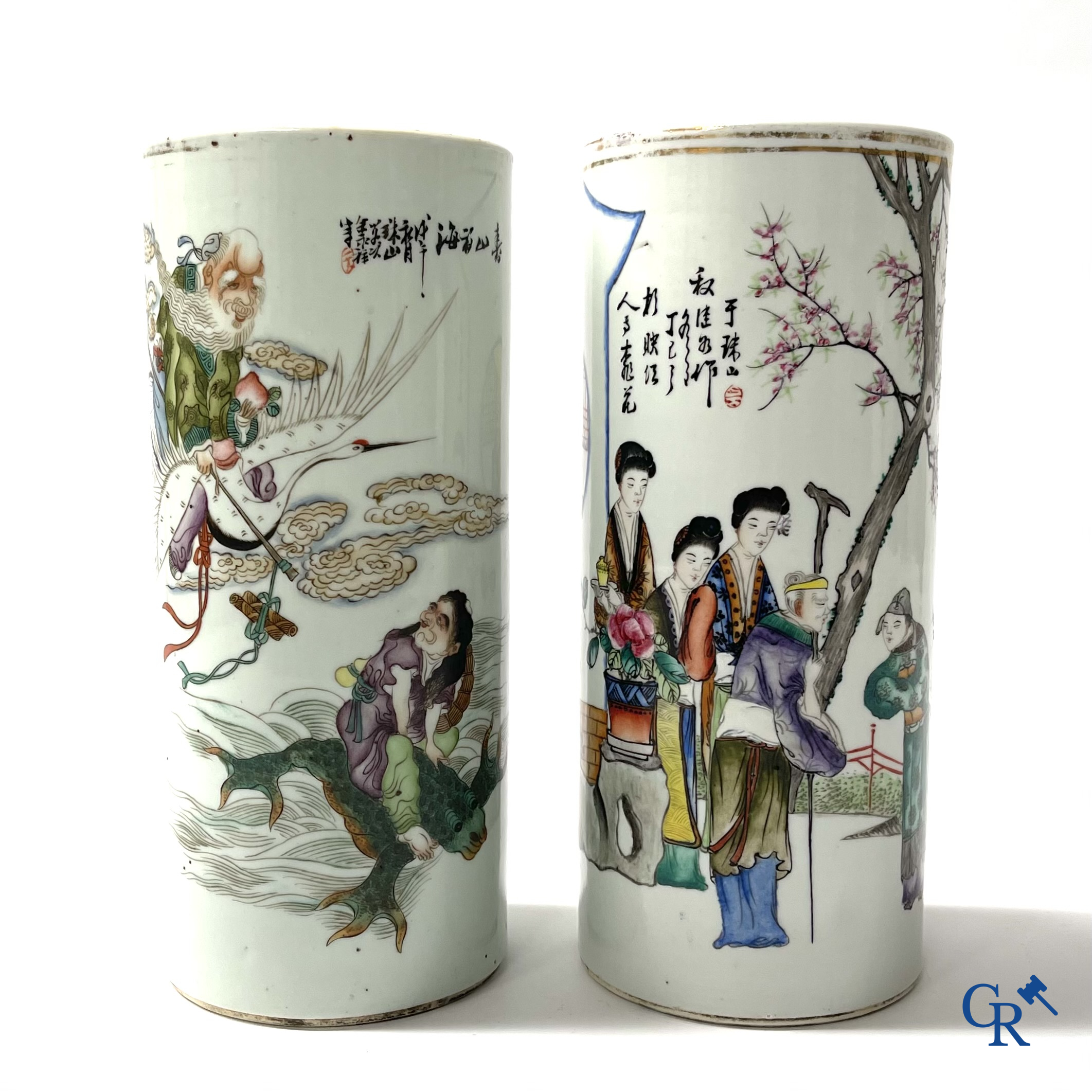 Asian Art, Chinese porcelain. 2 finely decorated famille rose hat stands.