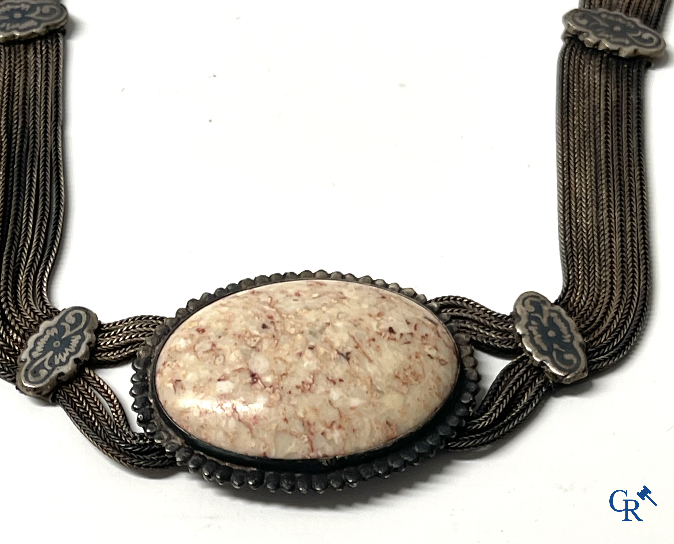 Lot with various display case objects. Multiple boxes, theater viewer, silver 900°/00 necklace set with rock, etc.