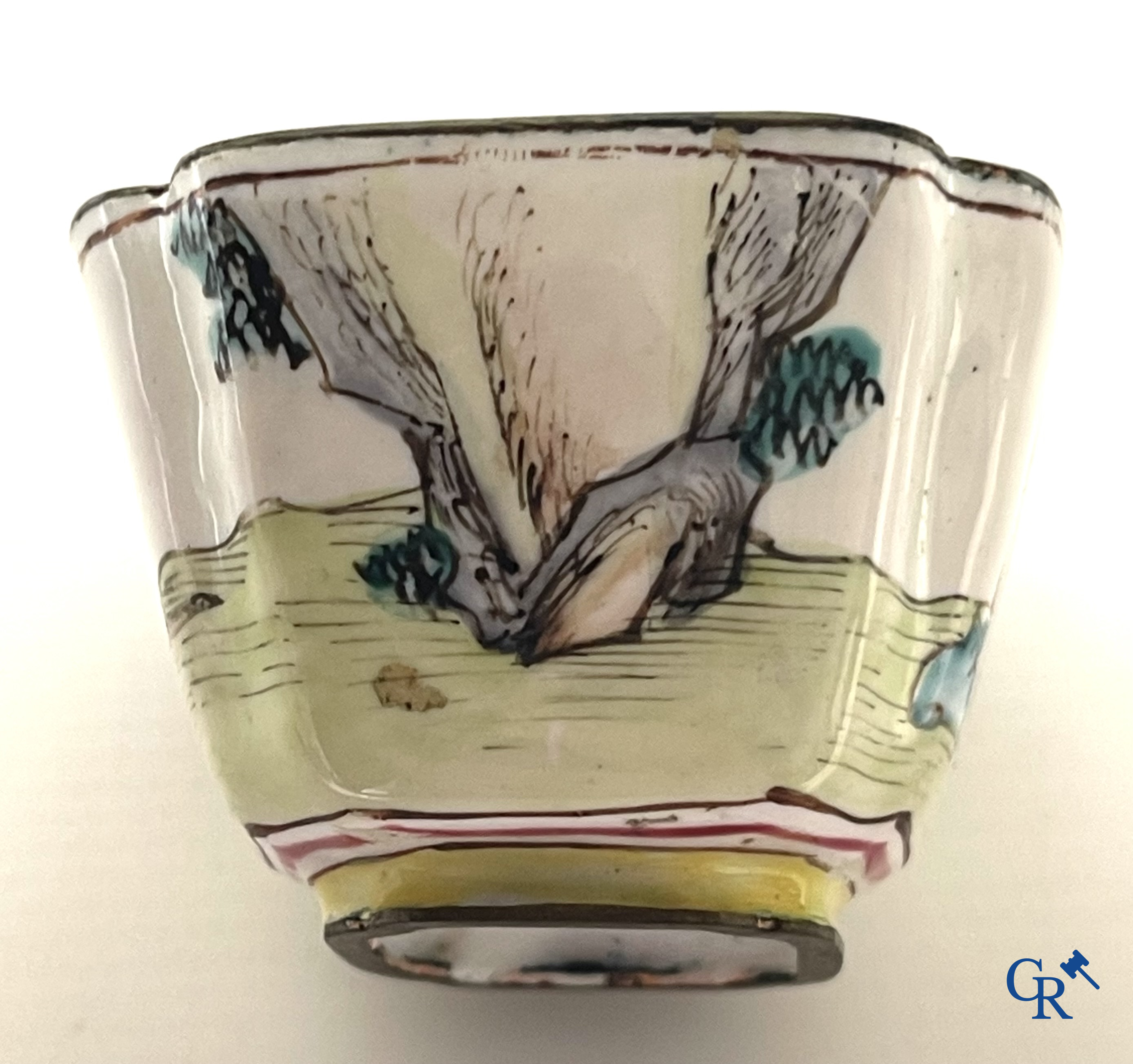 Asian Art. China. Pair of enamelled Cantonese wine cups. 19th century.