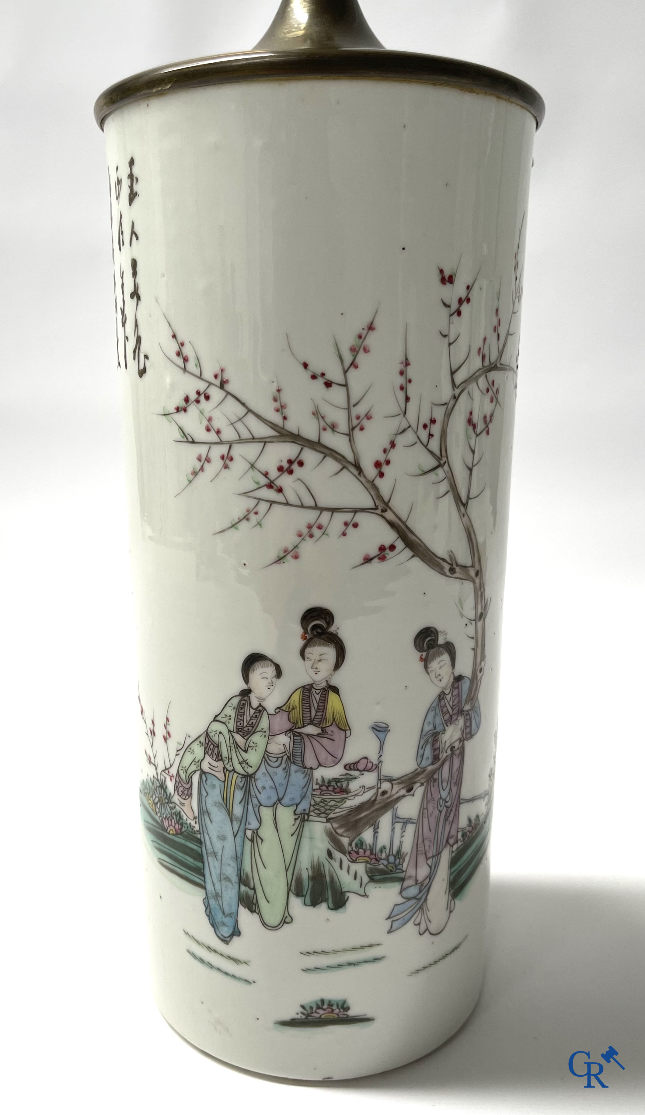 Asian Art, Chinese porcelain. Set of 5 Chinese hat stands of which 4 mounted as a lamp.