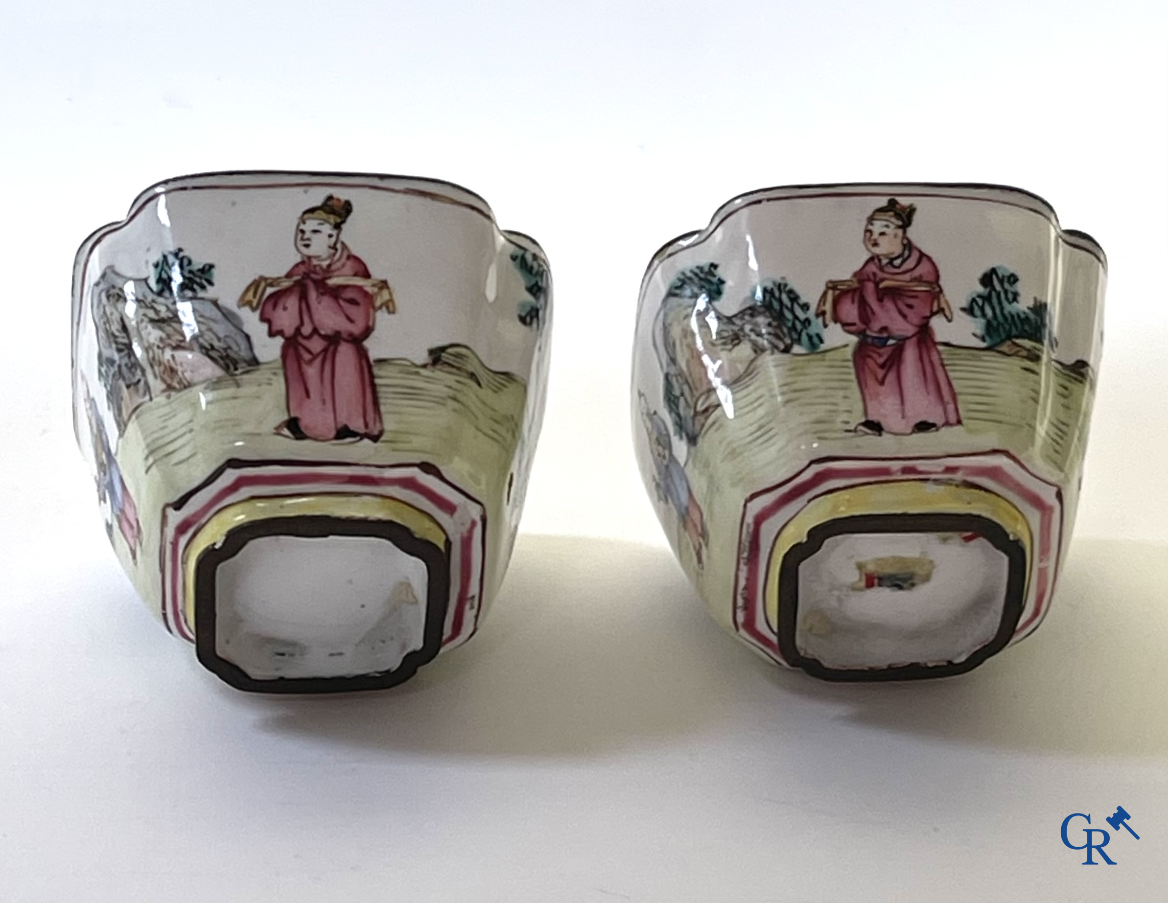 Asian Art. China. Pair of enamelled Cantonese wine cups. 19th century.
