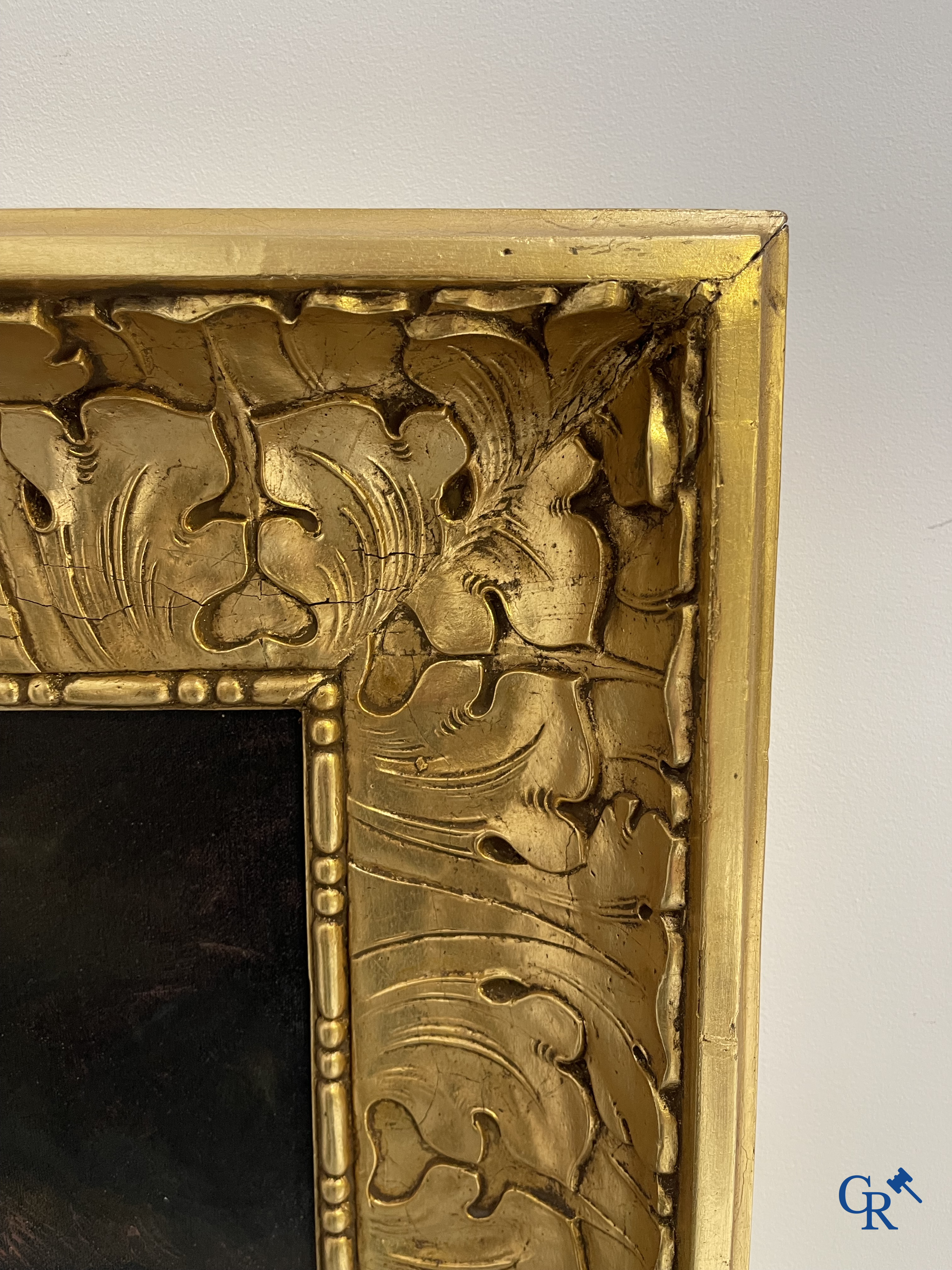 J. Verhoeven. Groot schilderij in vergulde houten lijst. Schapen bij de stal. Olie op doek. Rechtsonder gesigneerd.
