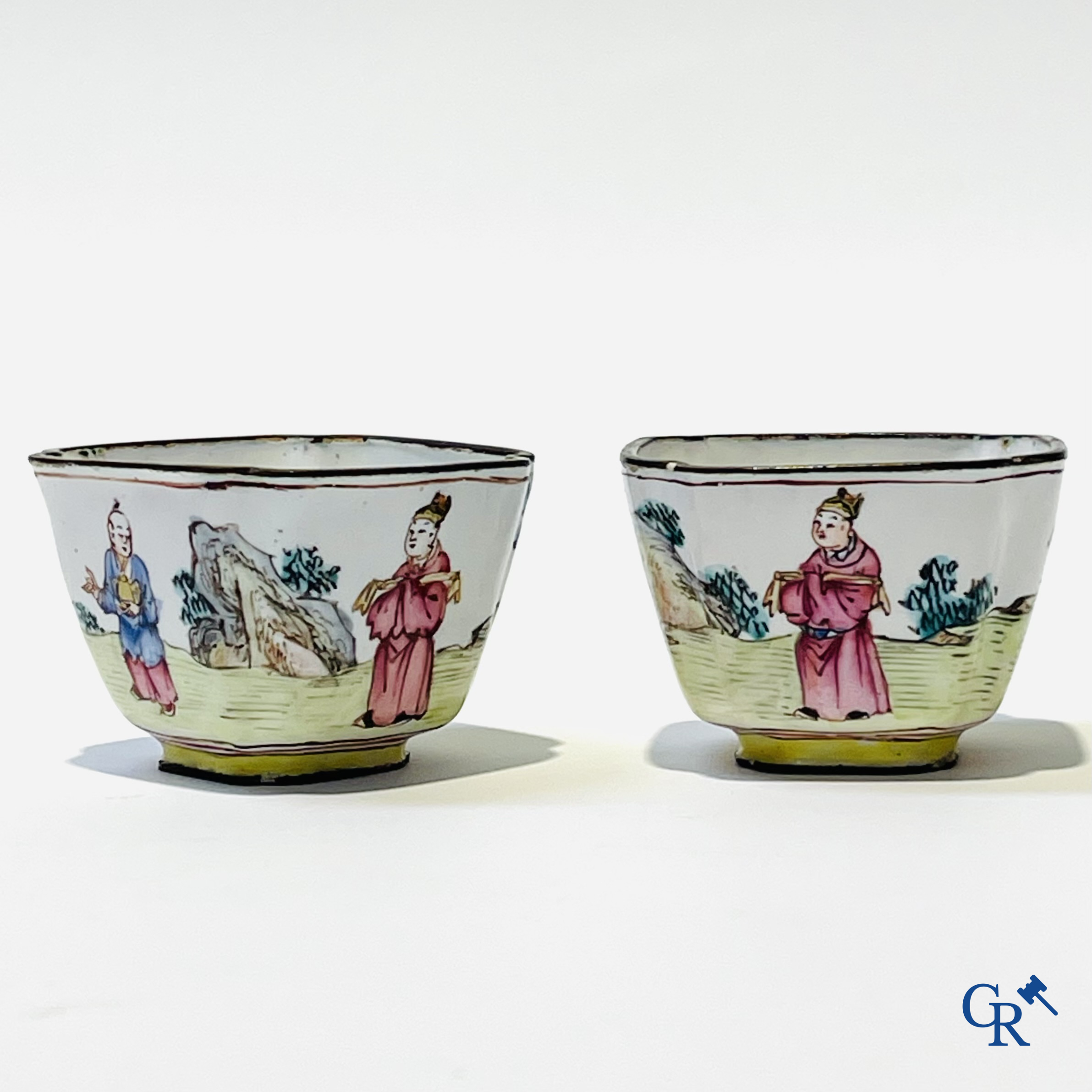 Asian Art. China. Pair of enamelled Cantonese wine cups. 19th century.