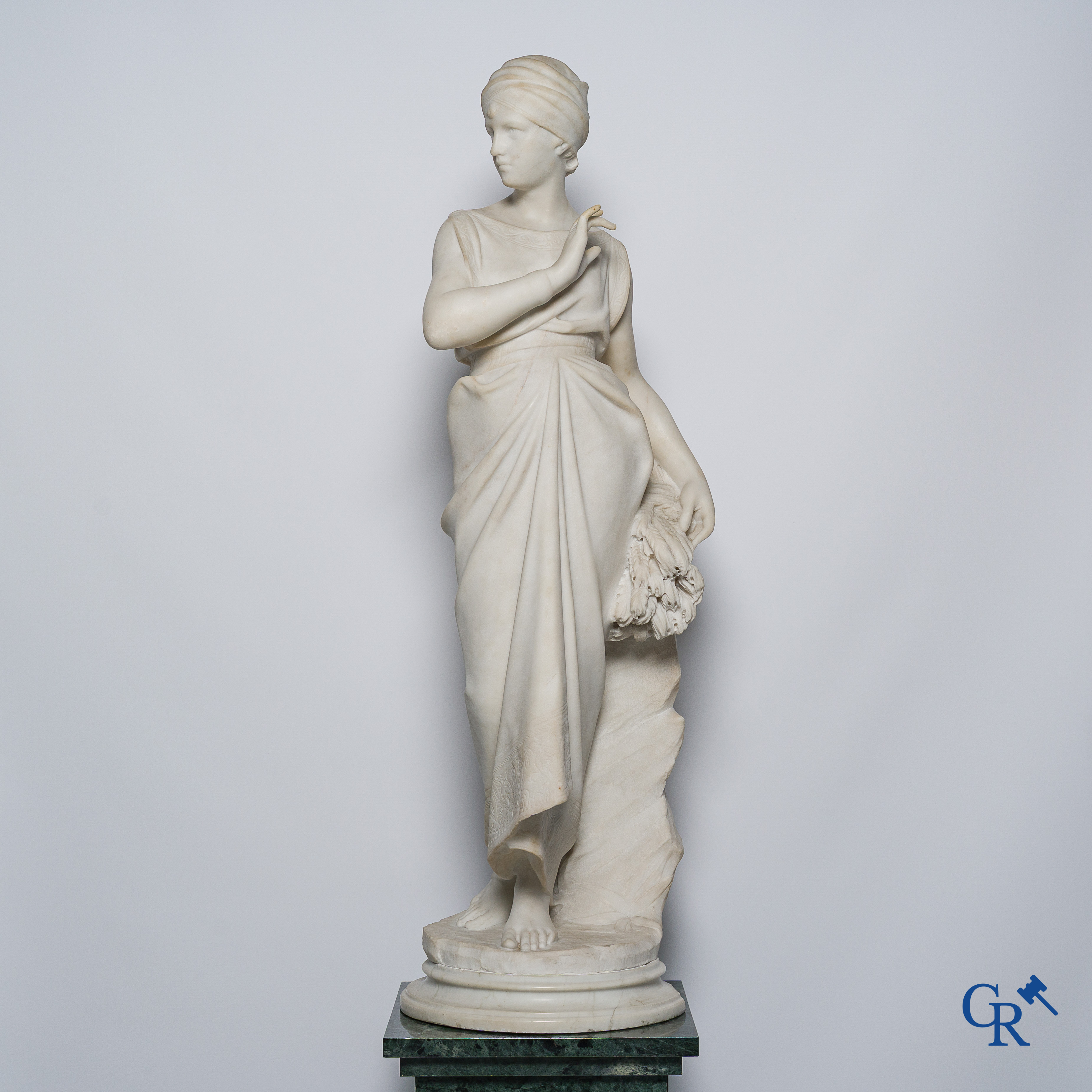 Boyer. Large and finely sculpted romantic statue in Carrara marble signed Boyer. 19th century.