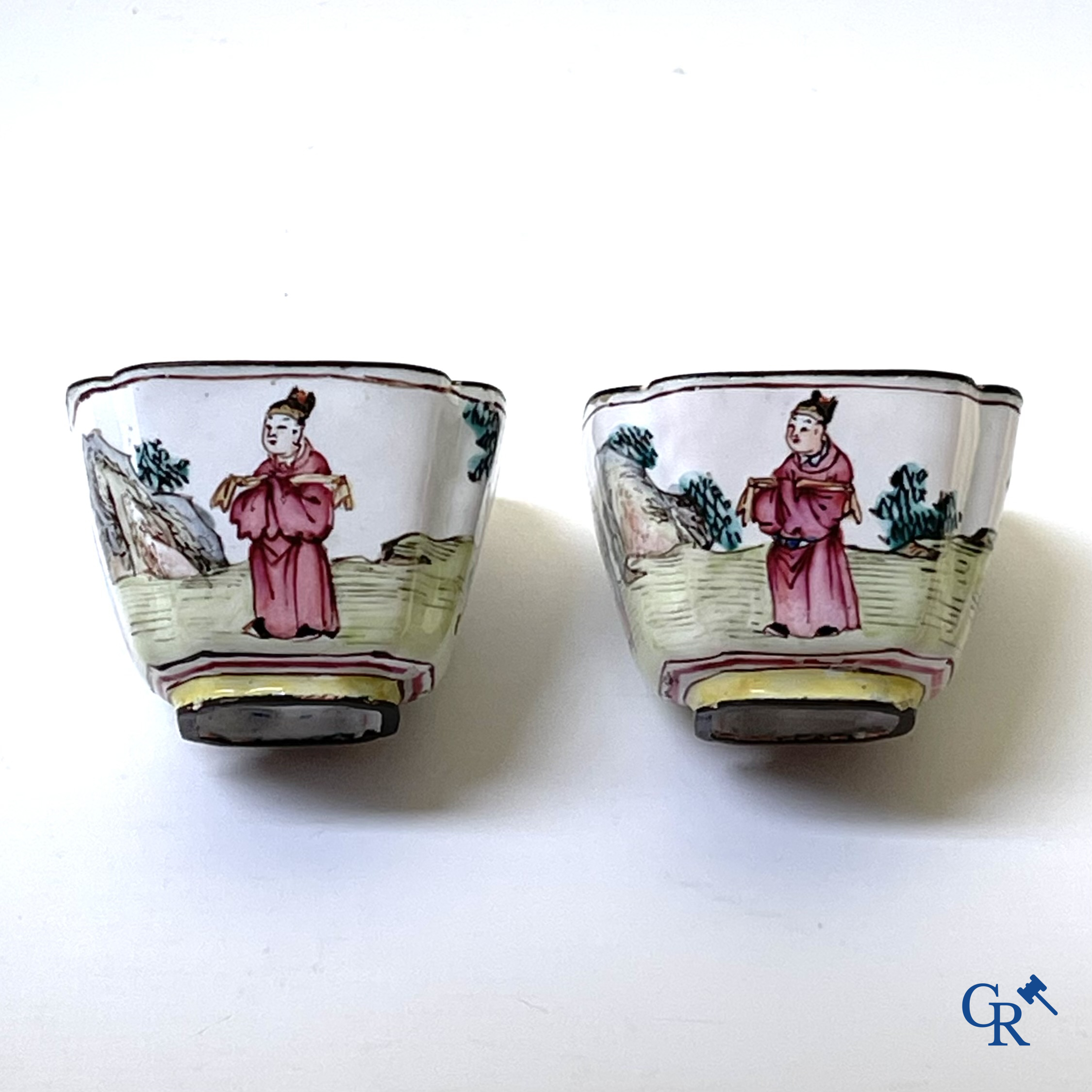 Asian Art. China. Pair of enamelled Cantonese wine cups. 19th century.