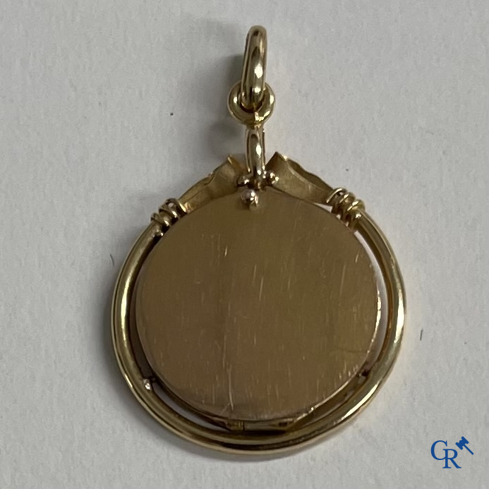 Jewellery. Pendentif in gold 750°/00 with a representation of Marcus Aurelius.