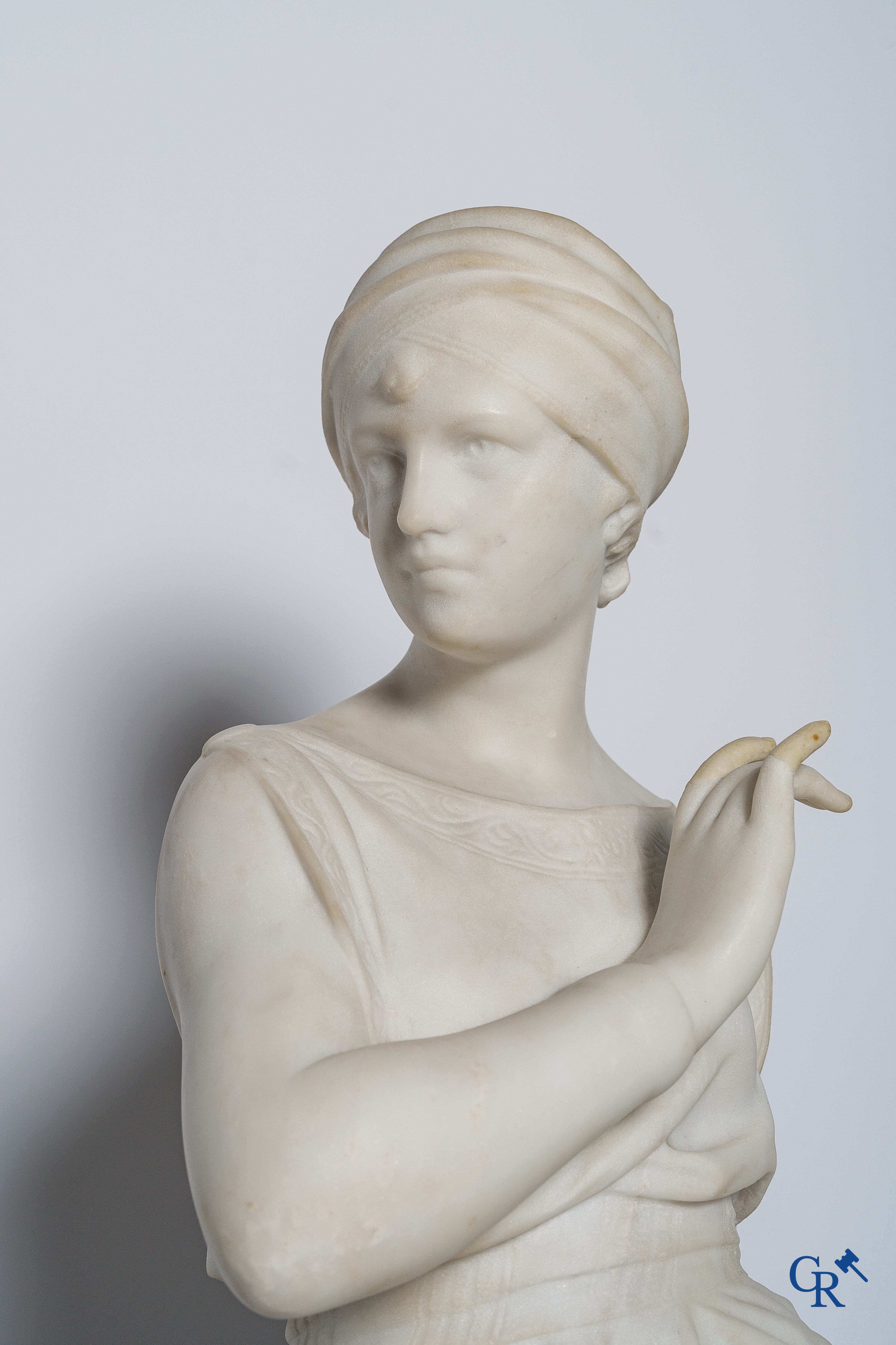 Boyer. Large and finely sculpted romantic statue in Carrara marble signed Boyer. 19th century.