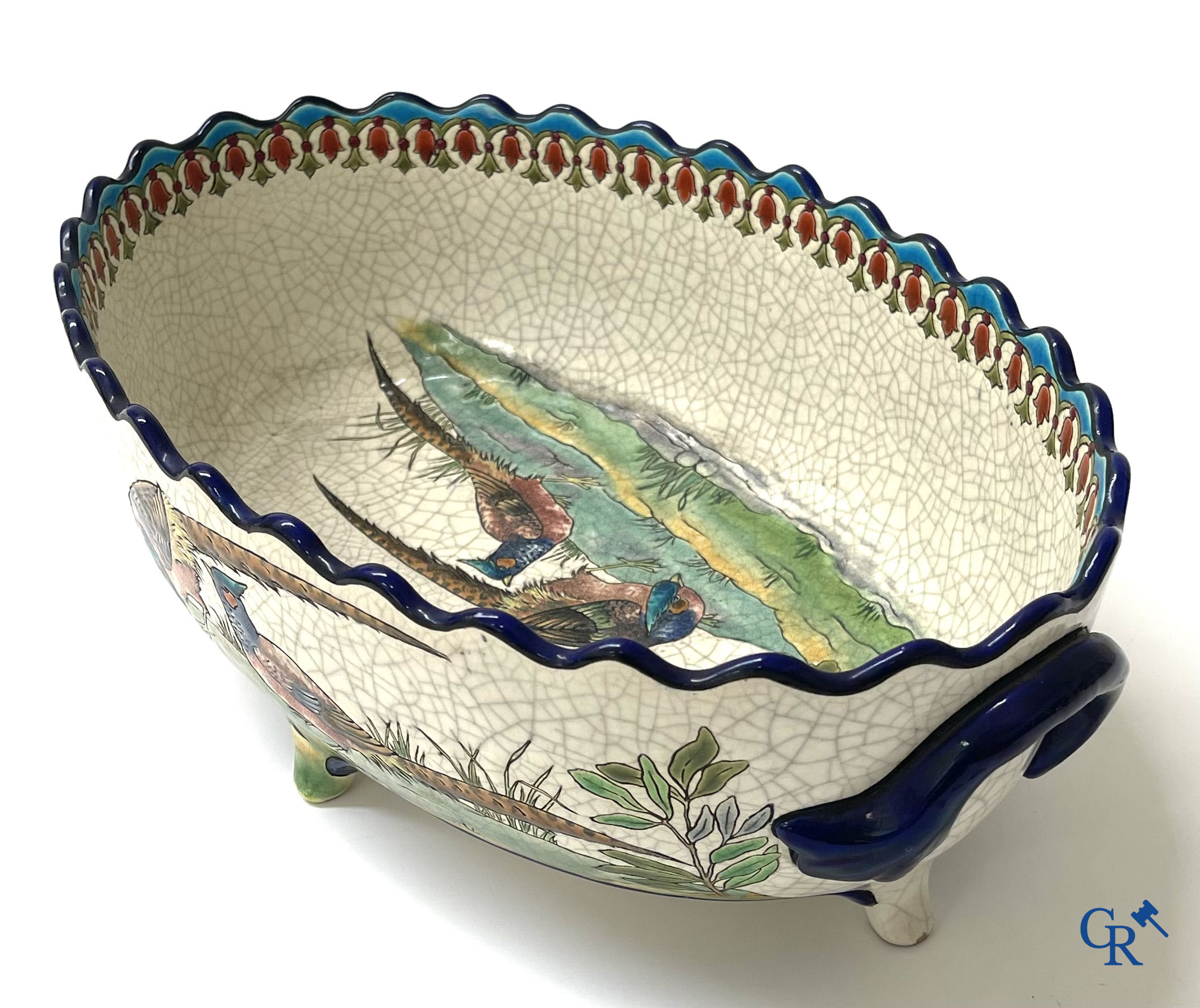 Longwy France, Société des Faienceries. Grote jardiniere of milieu de table in geëmailleerde faience. Circa 1900.