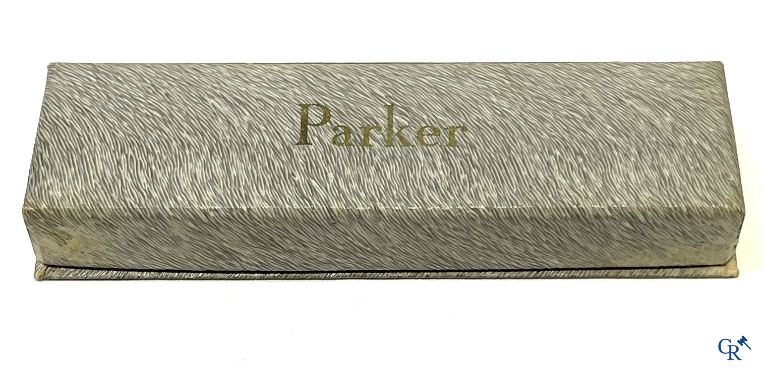 Parker. Parker fountain pen in original box. Made in USA, 12k gold, mint condition with original box.