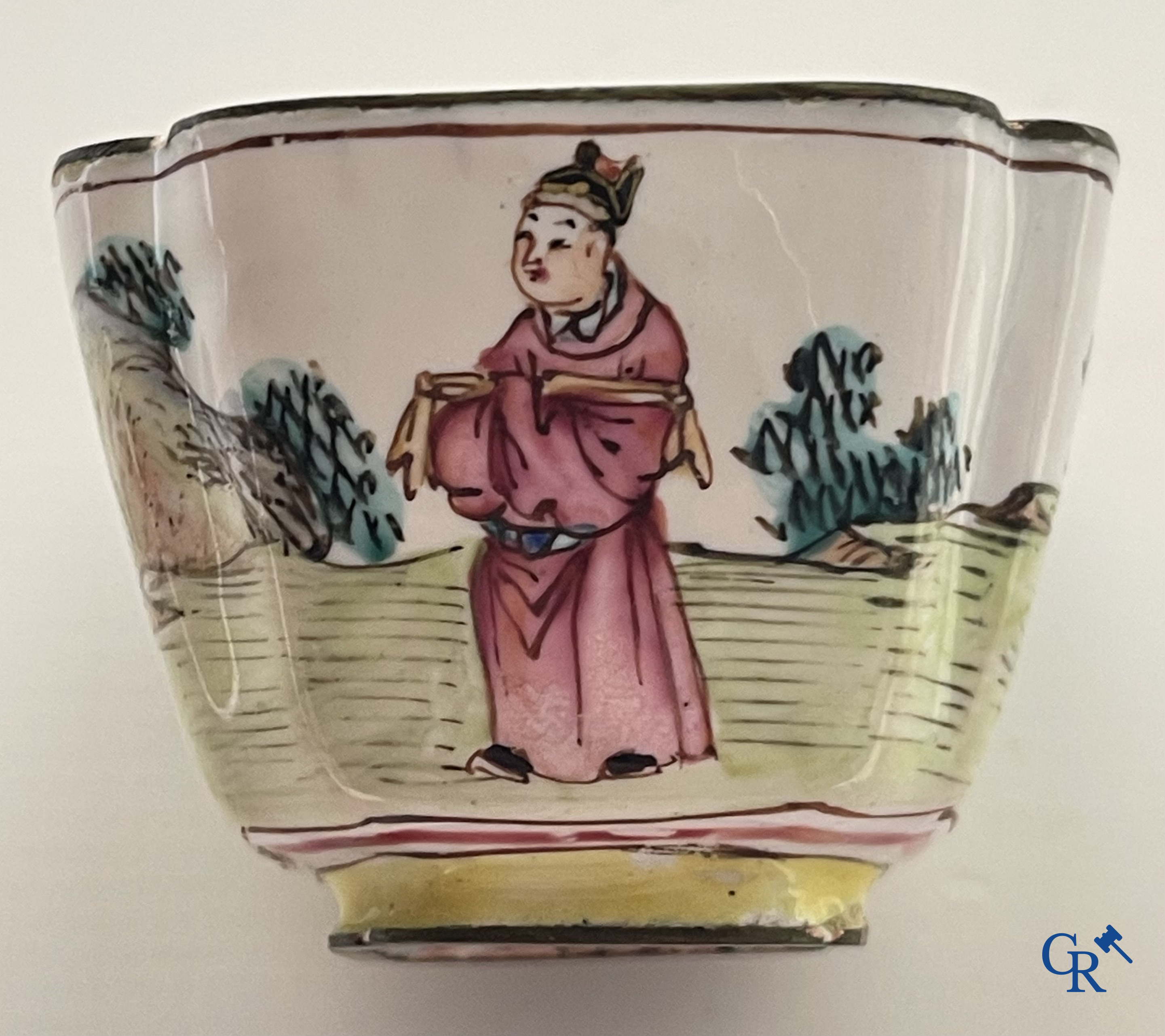 Asian Art. China. Pair of enamelled Cantonese wine cups. 19th century.