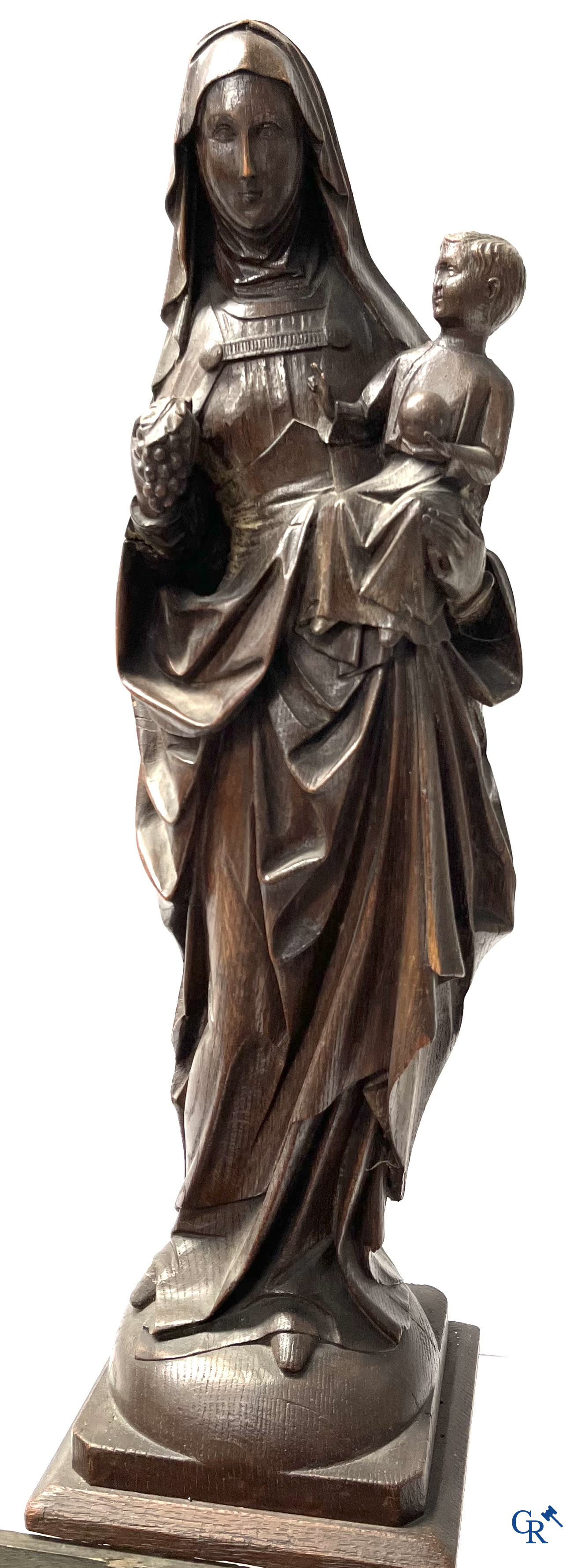 Religieuze objecten. Groot lot houtsculpturen. 19e eeuw.