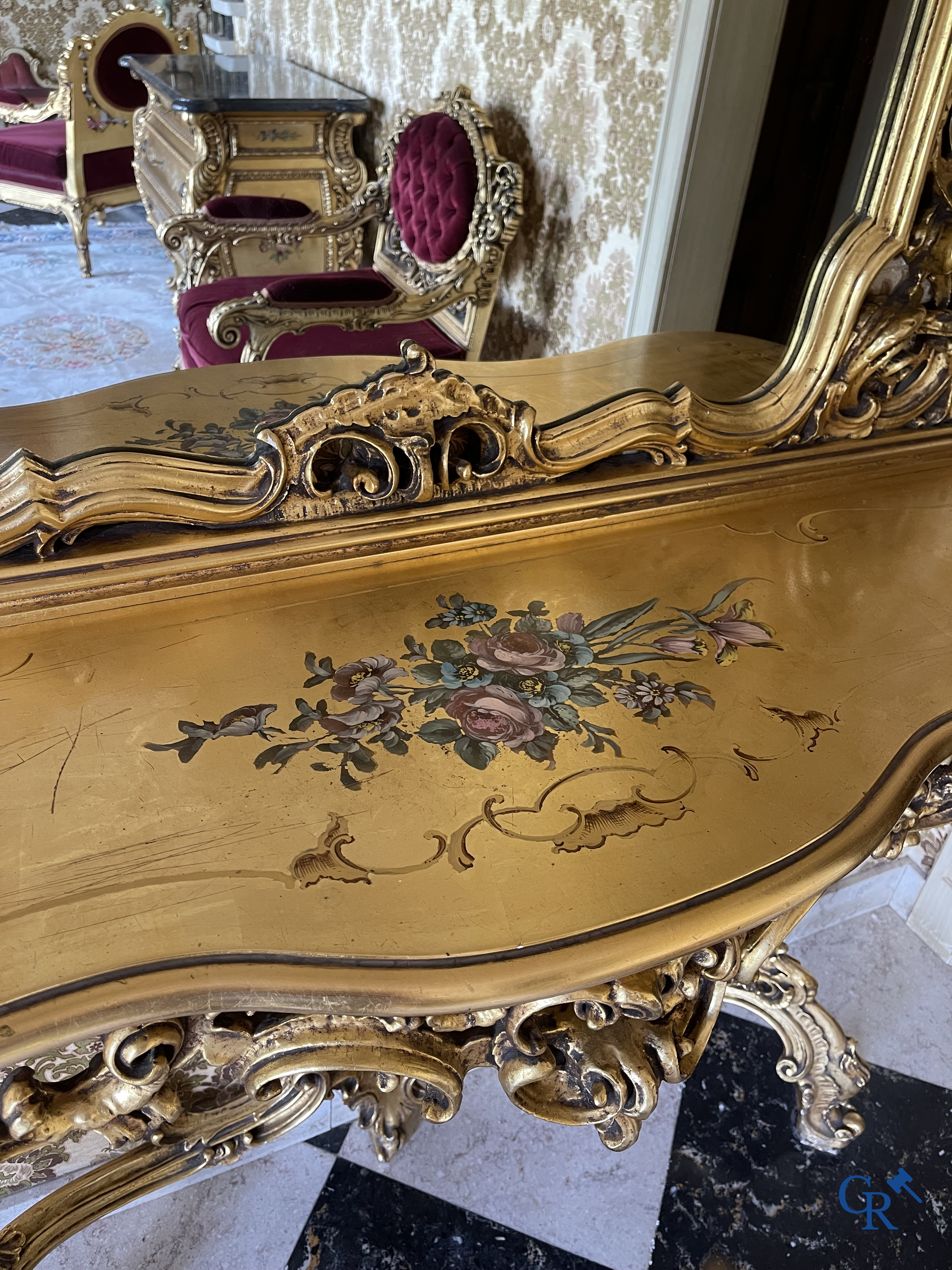 Furniture. Extensive lot with gilded and painted wooden furniture. Console with mirror, chest of drawers, armchairs, etc.