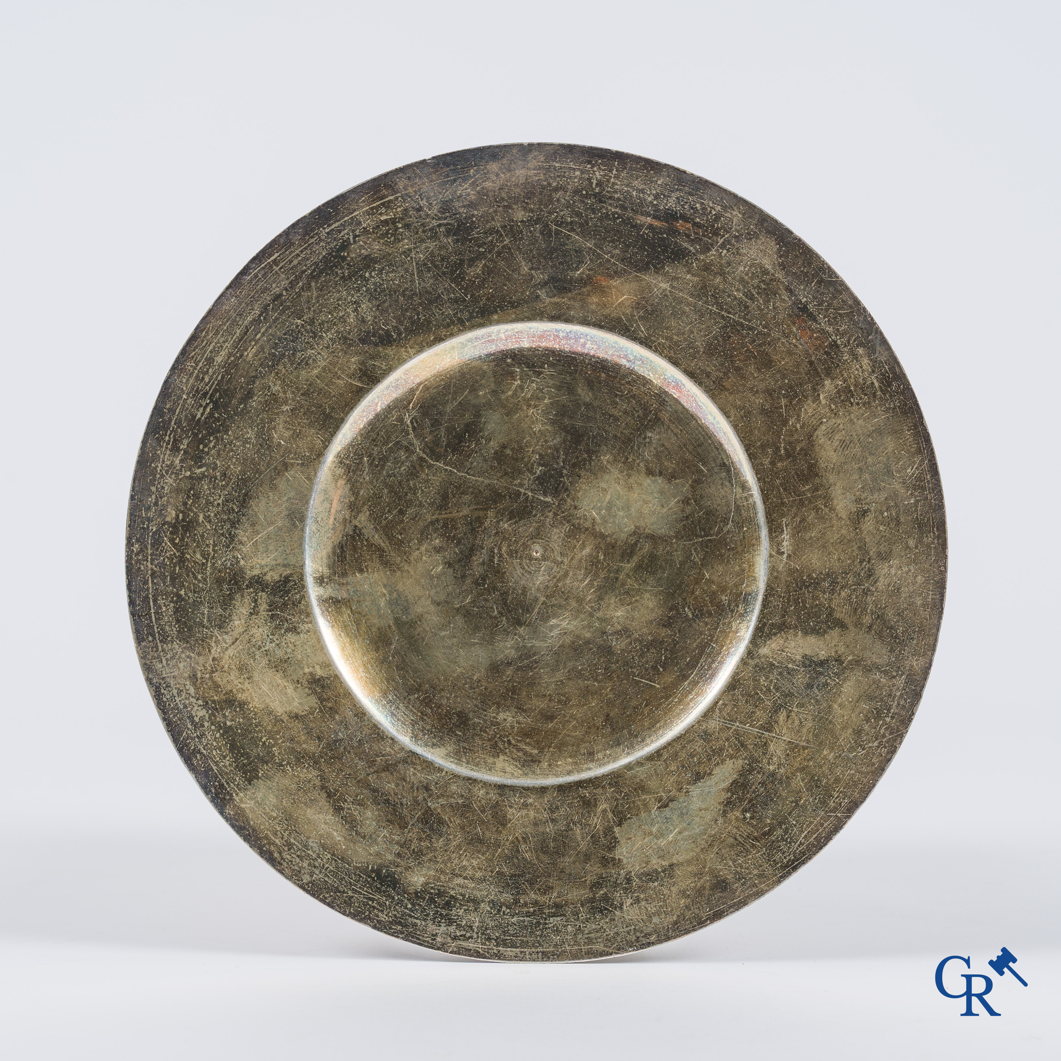 Religious objects. Paten in silver. Paris, poinçon vieillard, 1st grade and Cérès, great guarantee. 19th century.