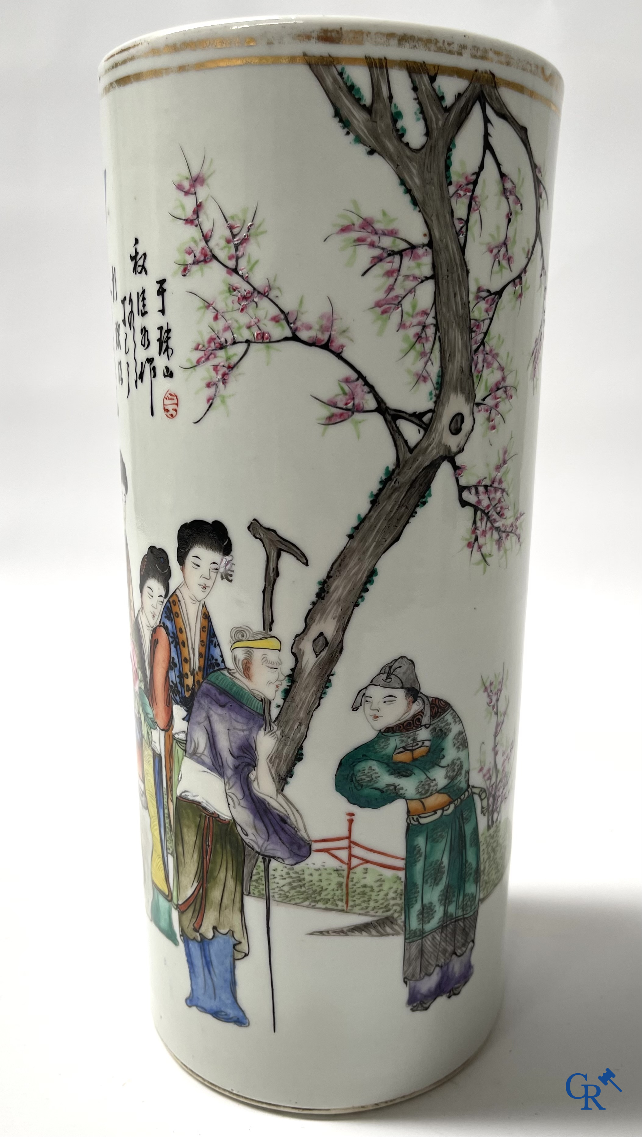 Asian Art, Chinese porcelain. 2 finely decorated famille rose hat stands.