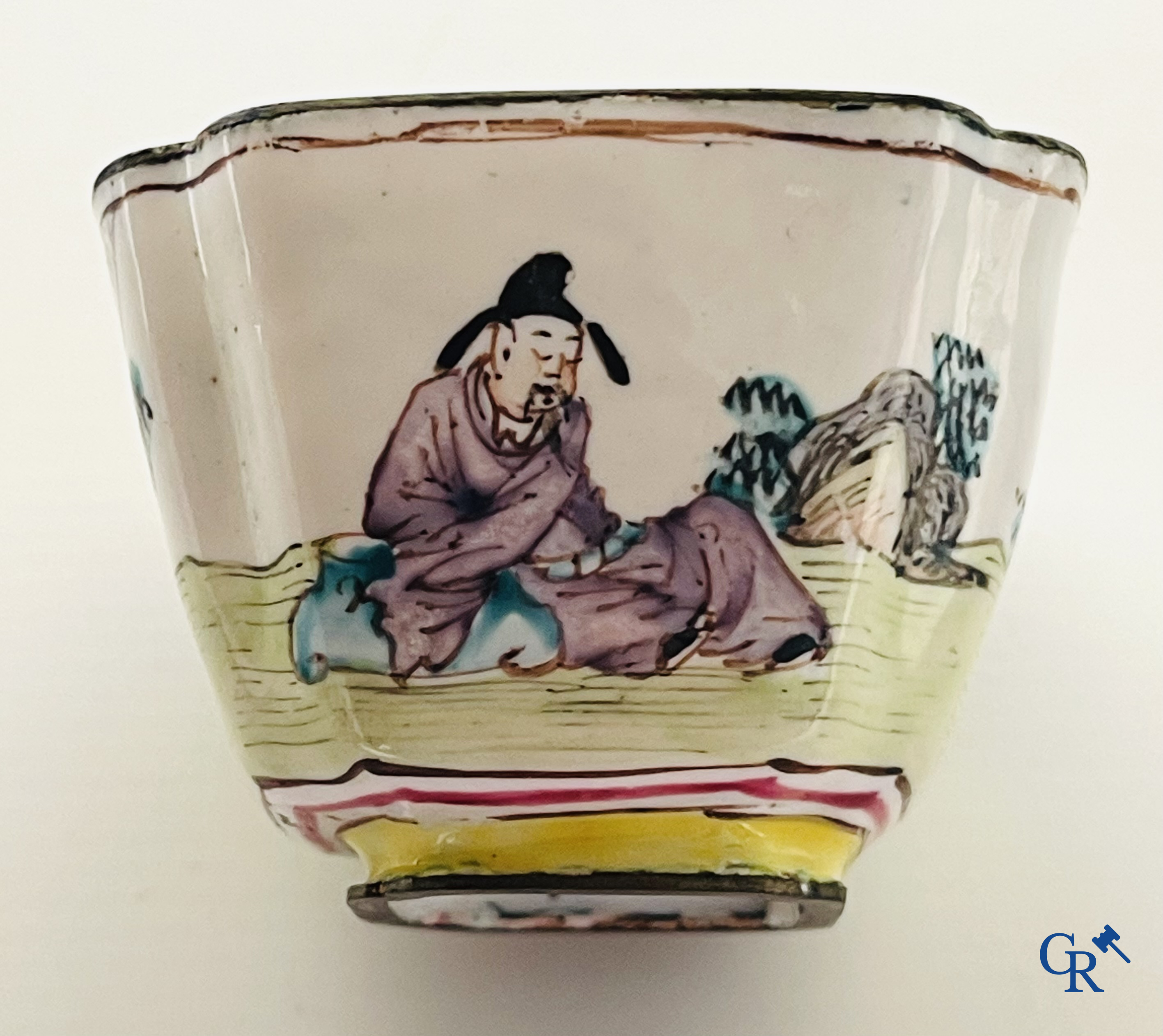 Asian Art. China. Pair of enamelled Cantonese wine cups. 19th century.