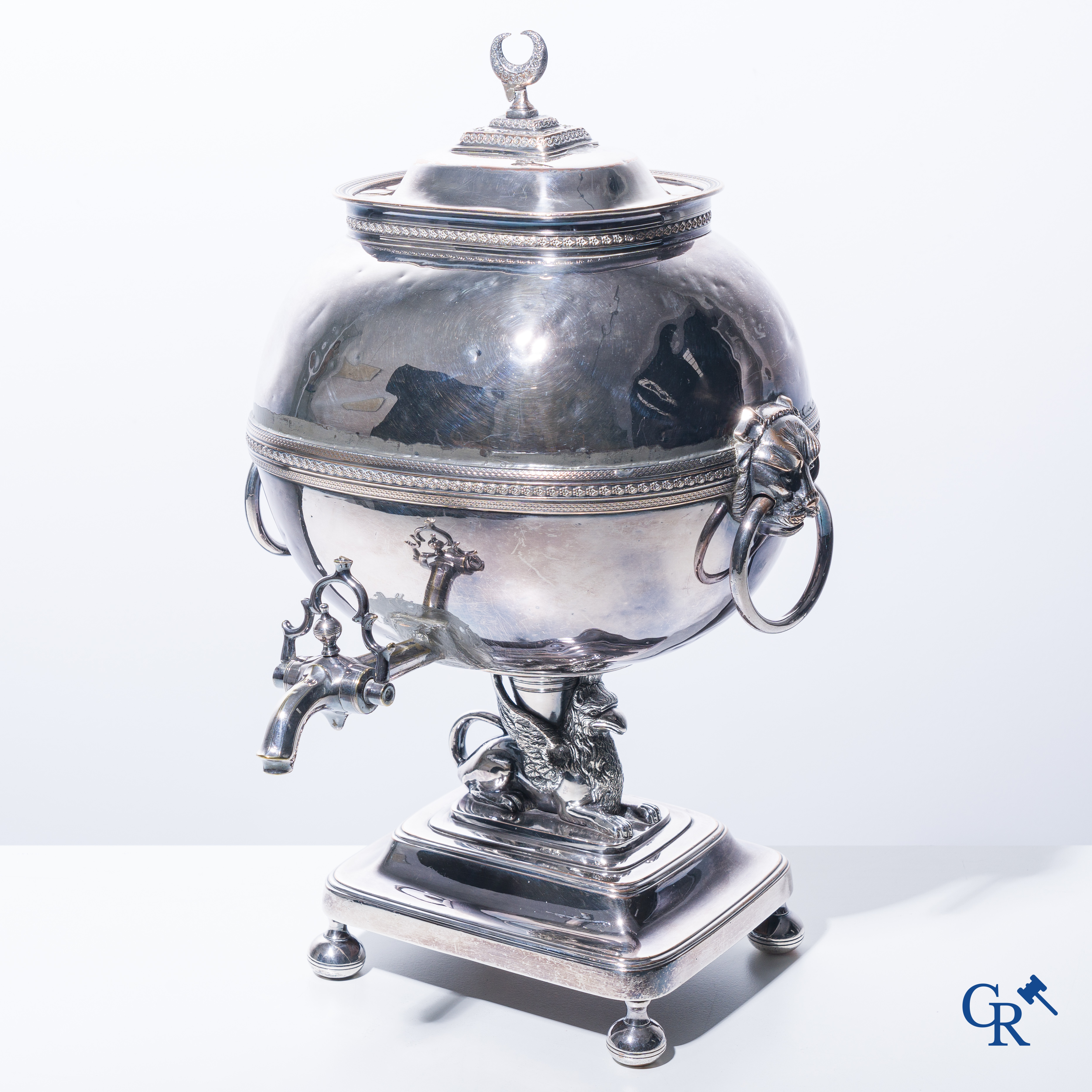 A silver-plated hot water urn. England, 18th-19th century.