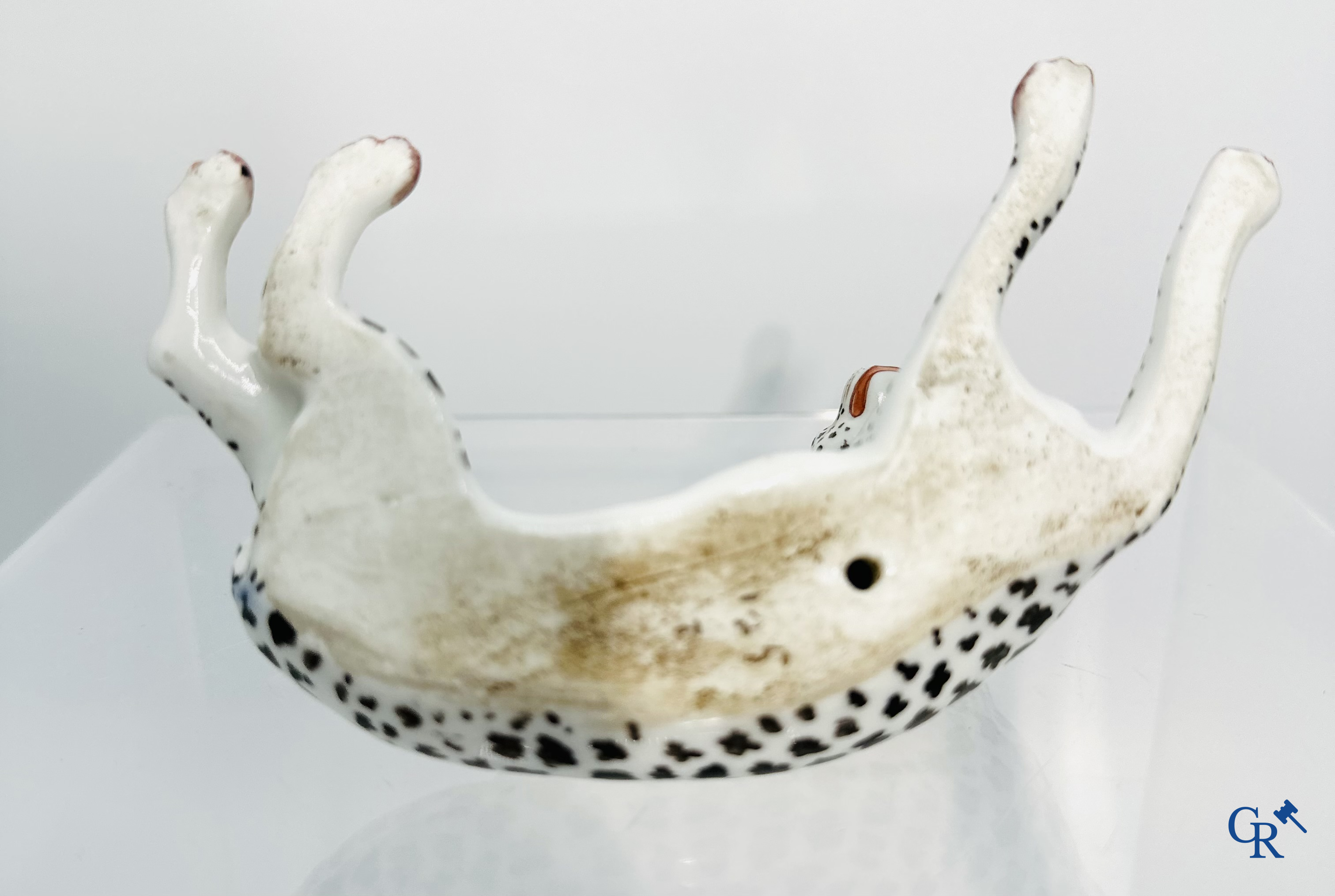 Meissen: Model of a leopard in Meissen Porcelain. Marked.