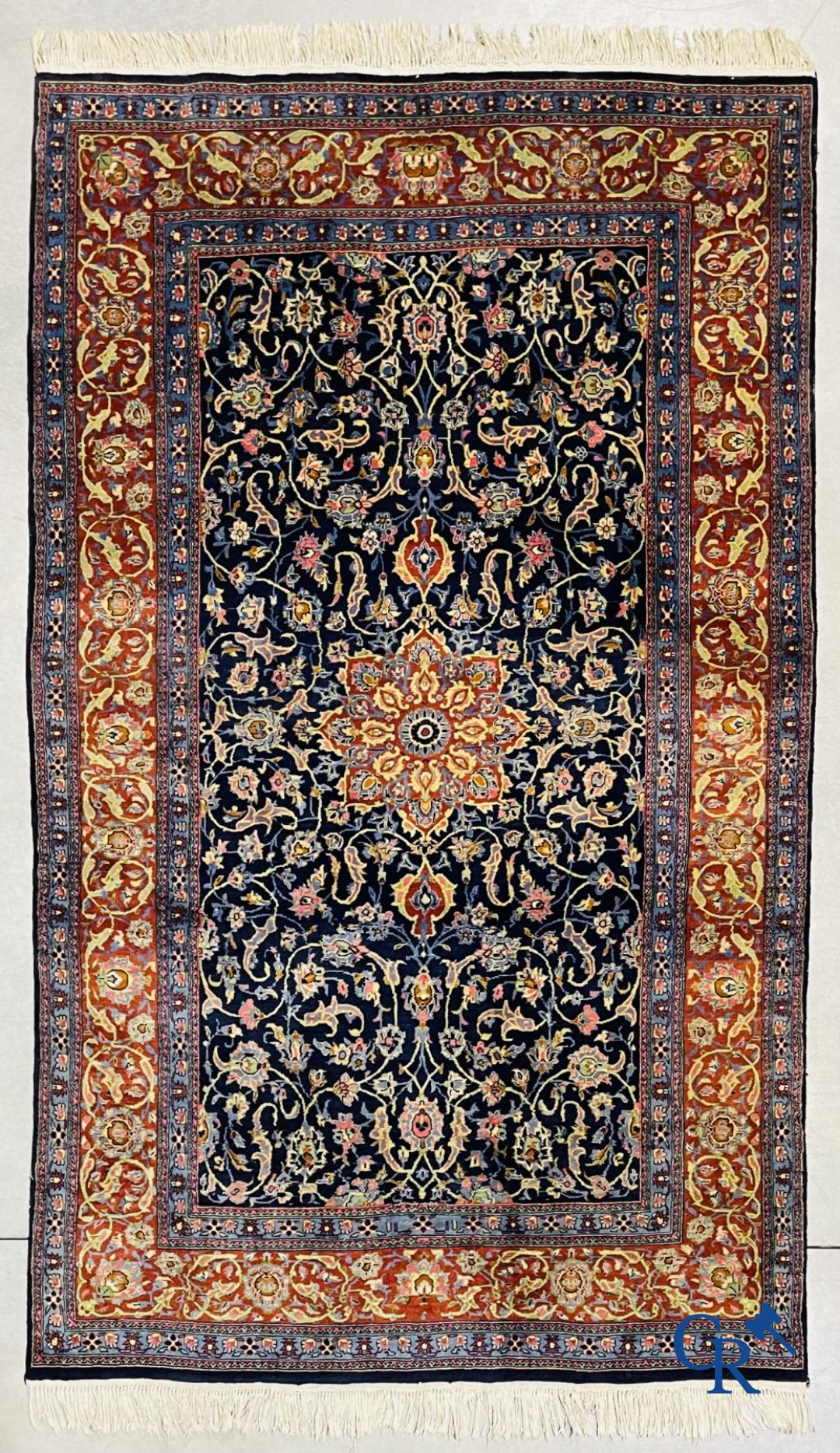 Oriental carpets: Persian carpet in wool. Floral decor.