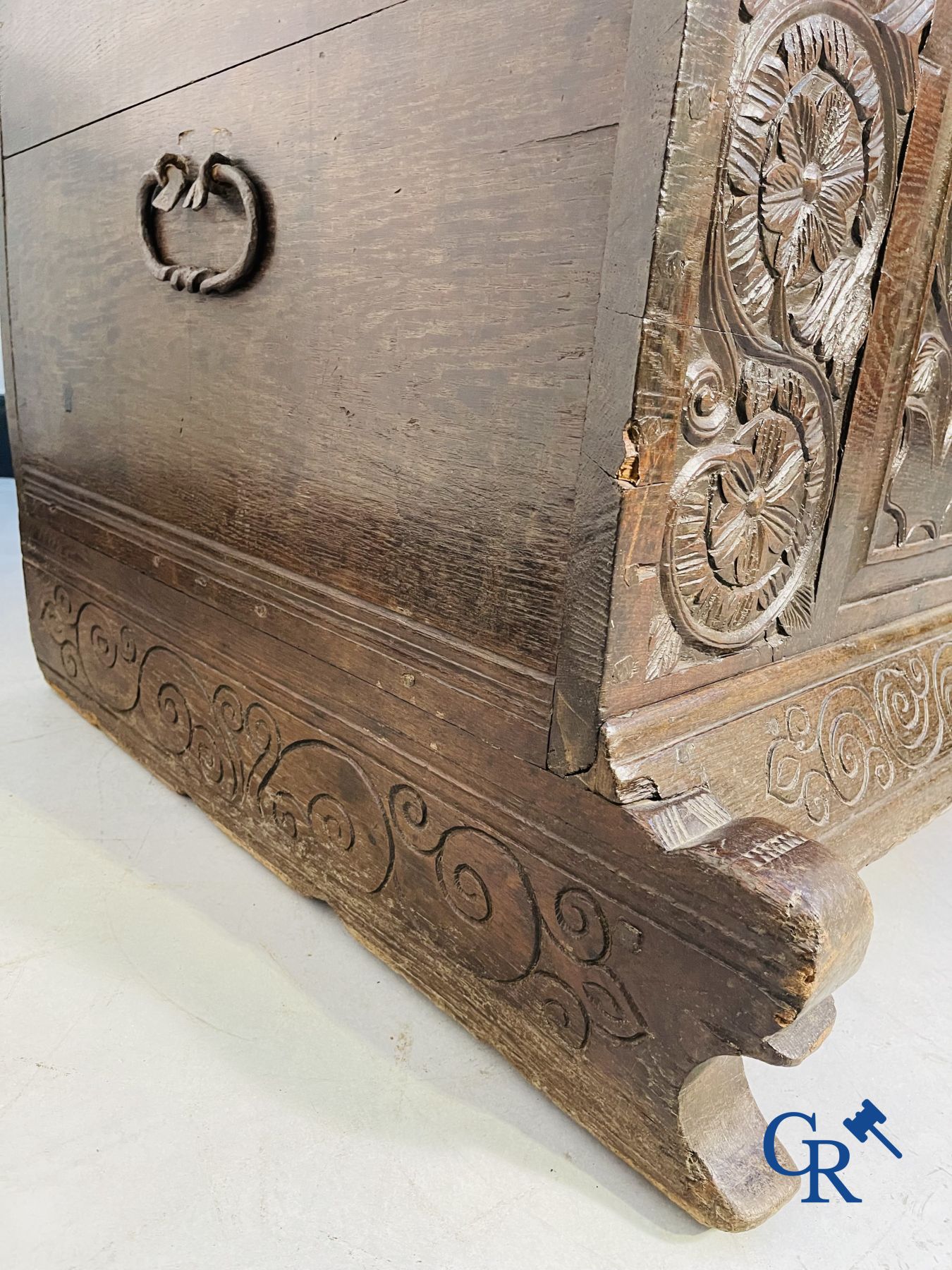 Furniture: Large sculpted oak chest. England, dated 1810.