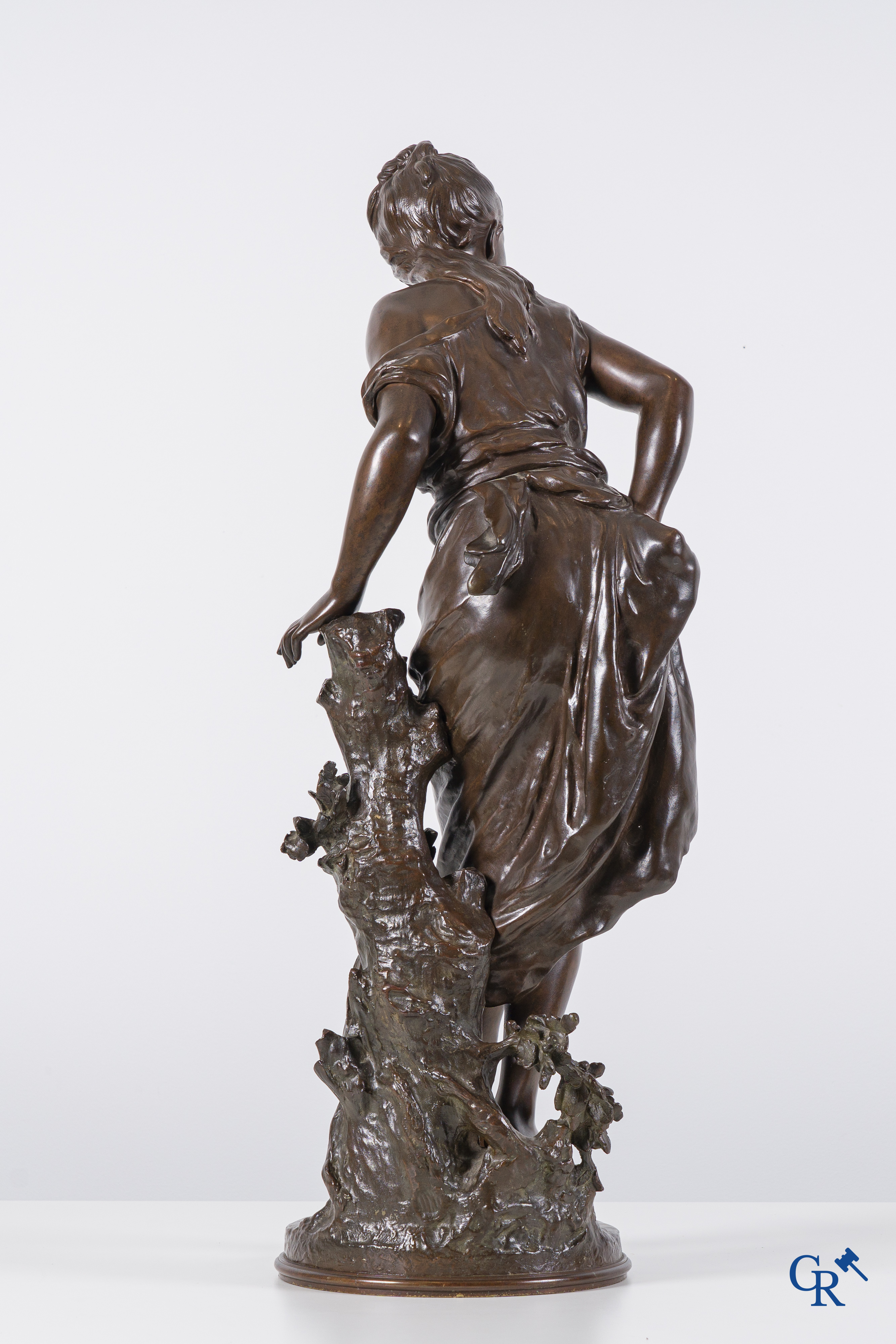 Mathurin Moreau (1822-1912) Beautiful bronze statue with brown patina. Signed Math. Moreau. 19th century.