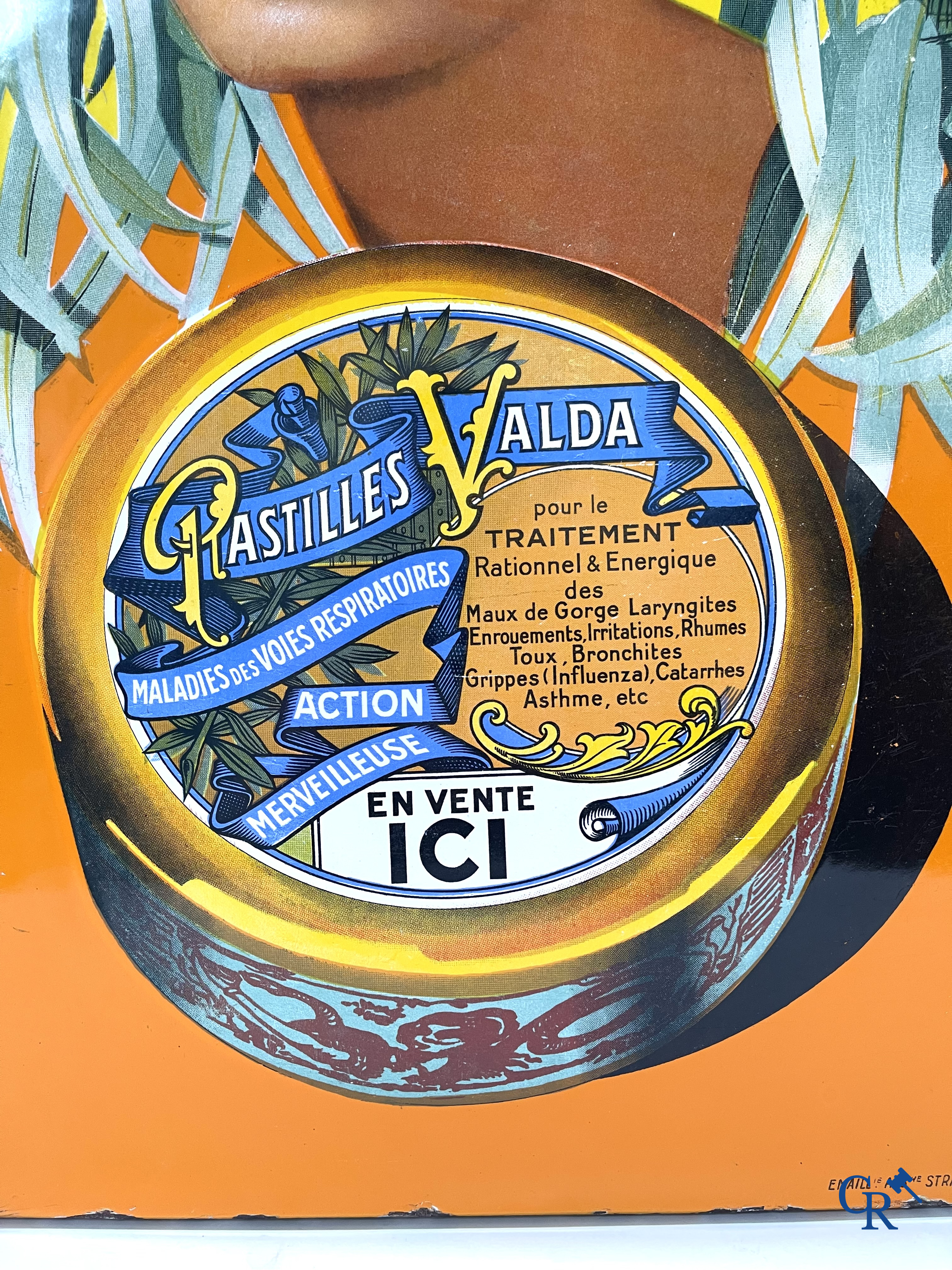Pastilles Valda, En vente ici. Enamel advertising sign for pastilles Valda, Emaill. Alsacienne Strasbourg.